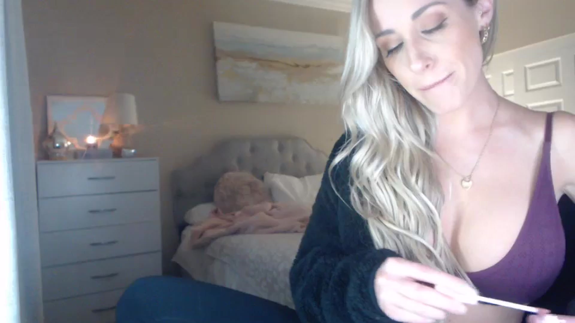 Gallery image thumbnail from Queen_bambii's myfreecams stream on, 11/16/2023, 08:13 image 7 of 20