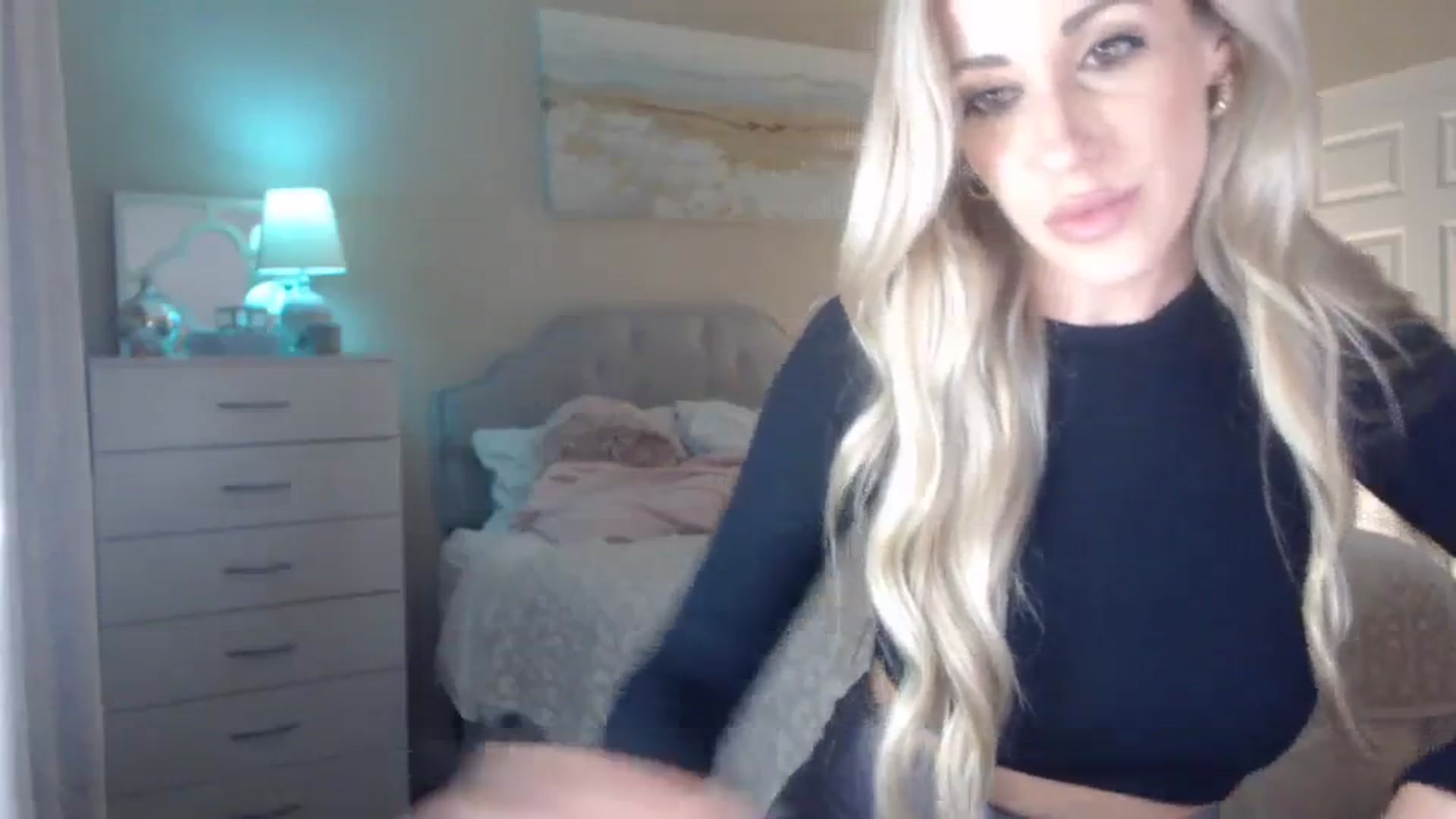 Gallery image thumbnail from Queen_bambii's myfreecams stream on, 11/26/2023, 08:05 image 12 of 20