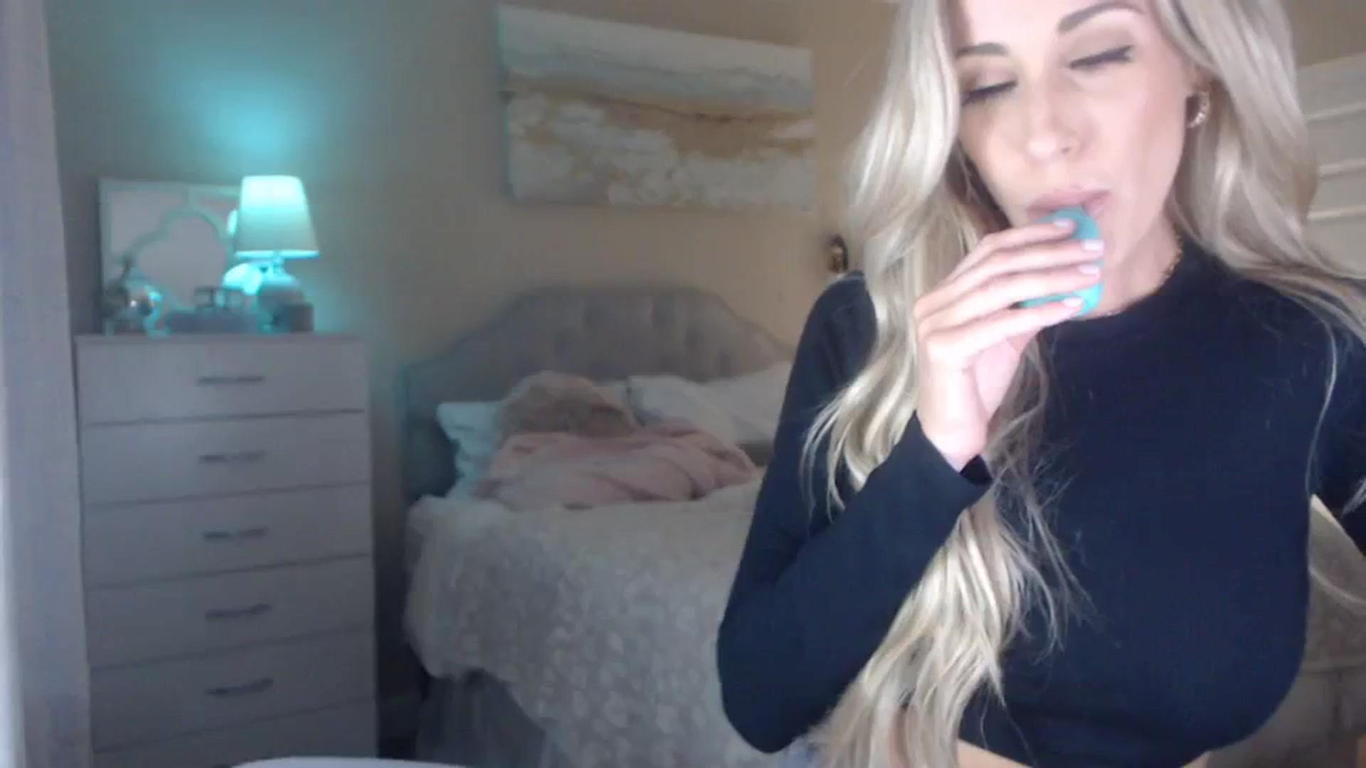 Gallery image thumbnail from Queen_bambii's myfreecams stream on, 11/26/2023, 08:05 image 5 of 20