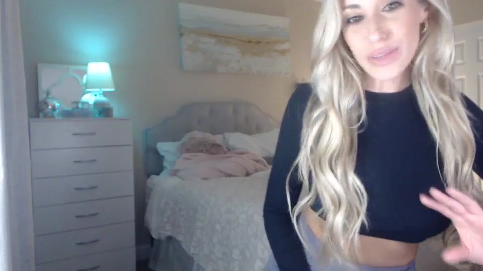 Gallery image thumbnail from Queen_bambii's myfreecams stream on, 11/26/2023, 08:05 image 9 of 20