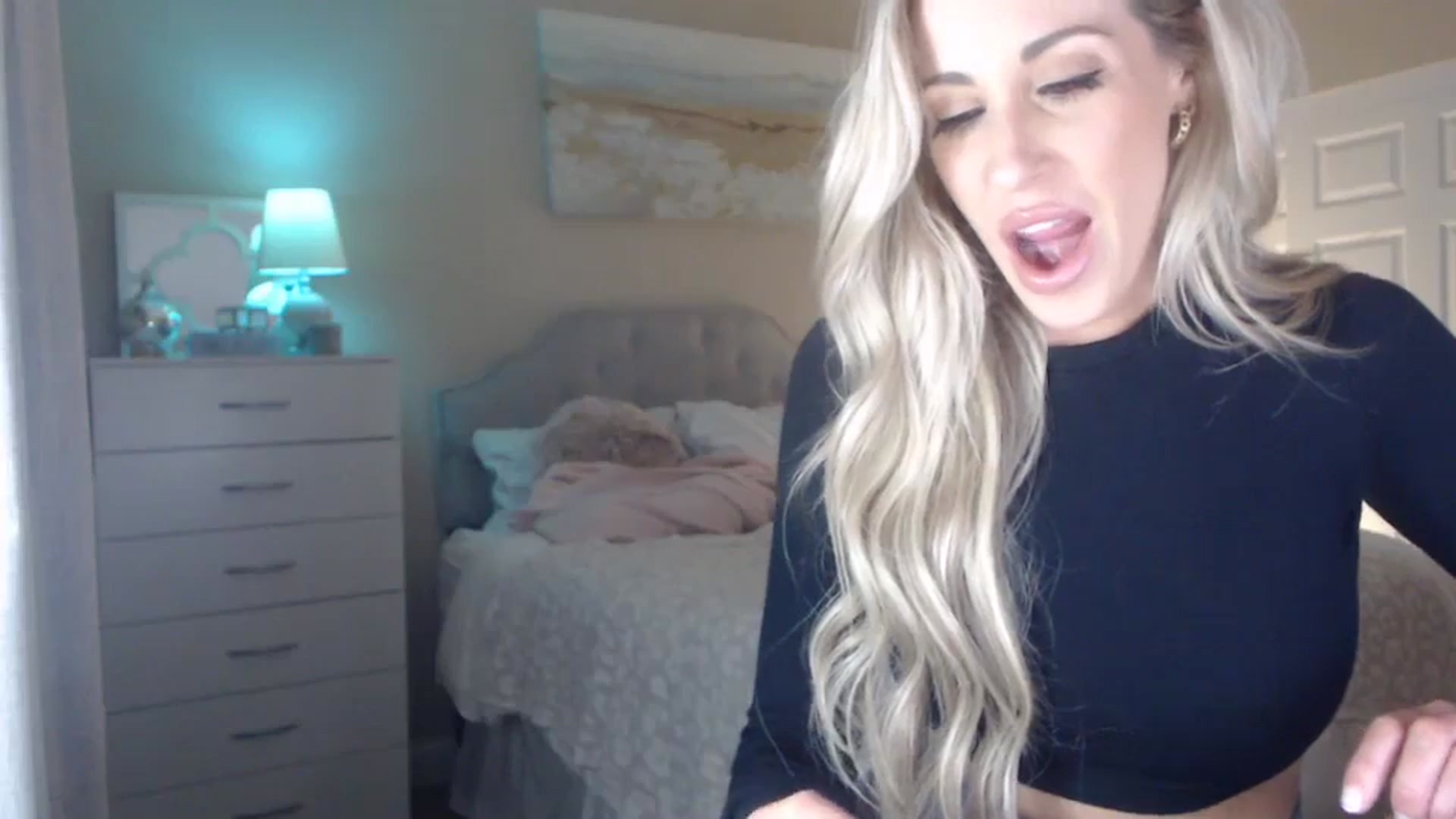 Gallery image thumbnail from Queen_bambii's myfreecams stream on, 11/26/2023, 08:05 image 15 of 20