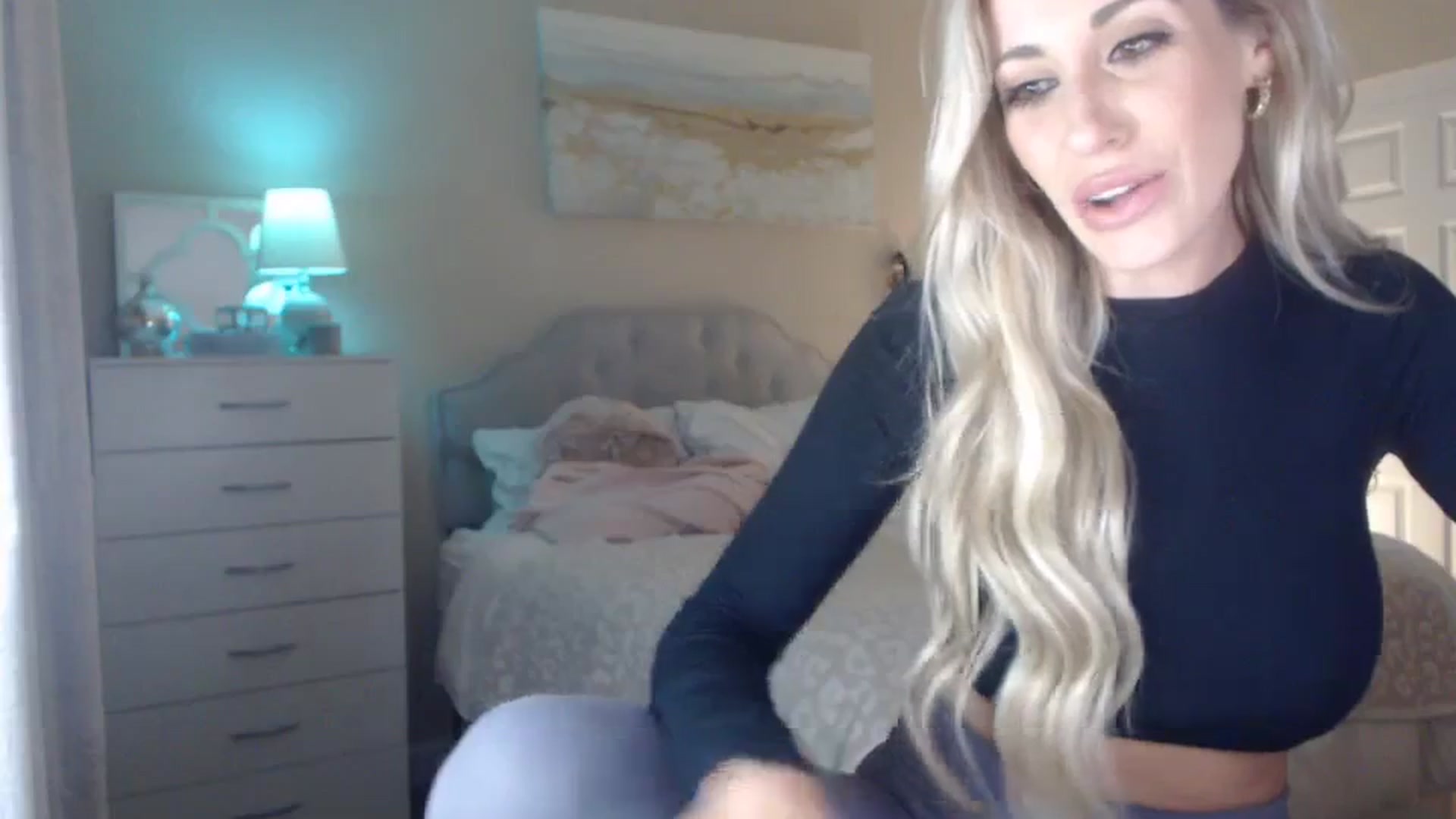 Gallery image thumbnail from Queen_bambii's myfreecams stream on, 11/26/2023, 08:05 image 13 of 20