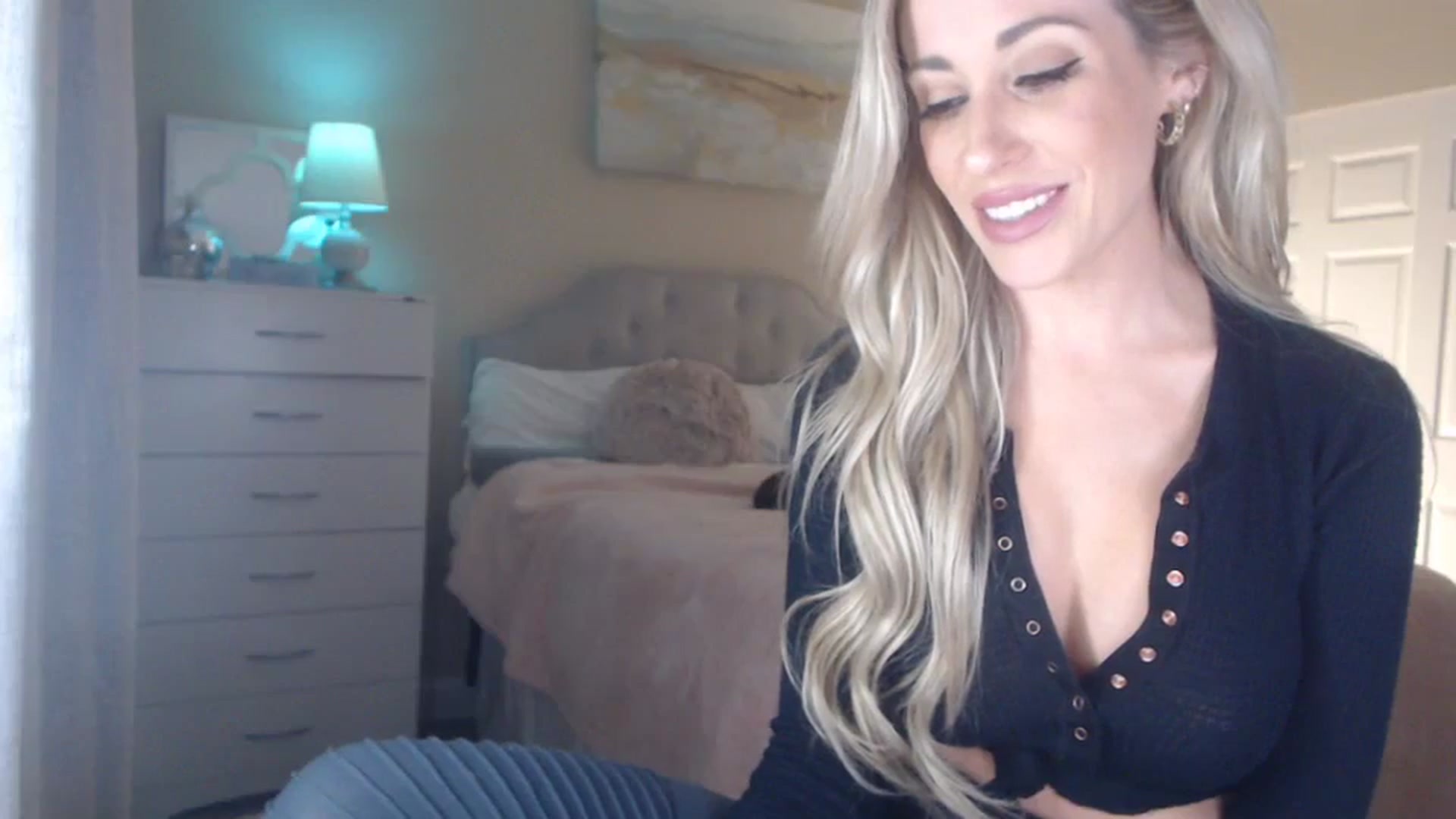 Gallery image thumbnail from Queen_bambii's myfreecams stream on, 11/29/2023, 05:10 image 4 of 20