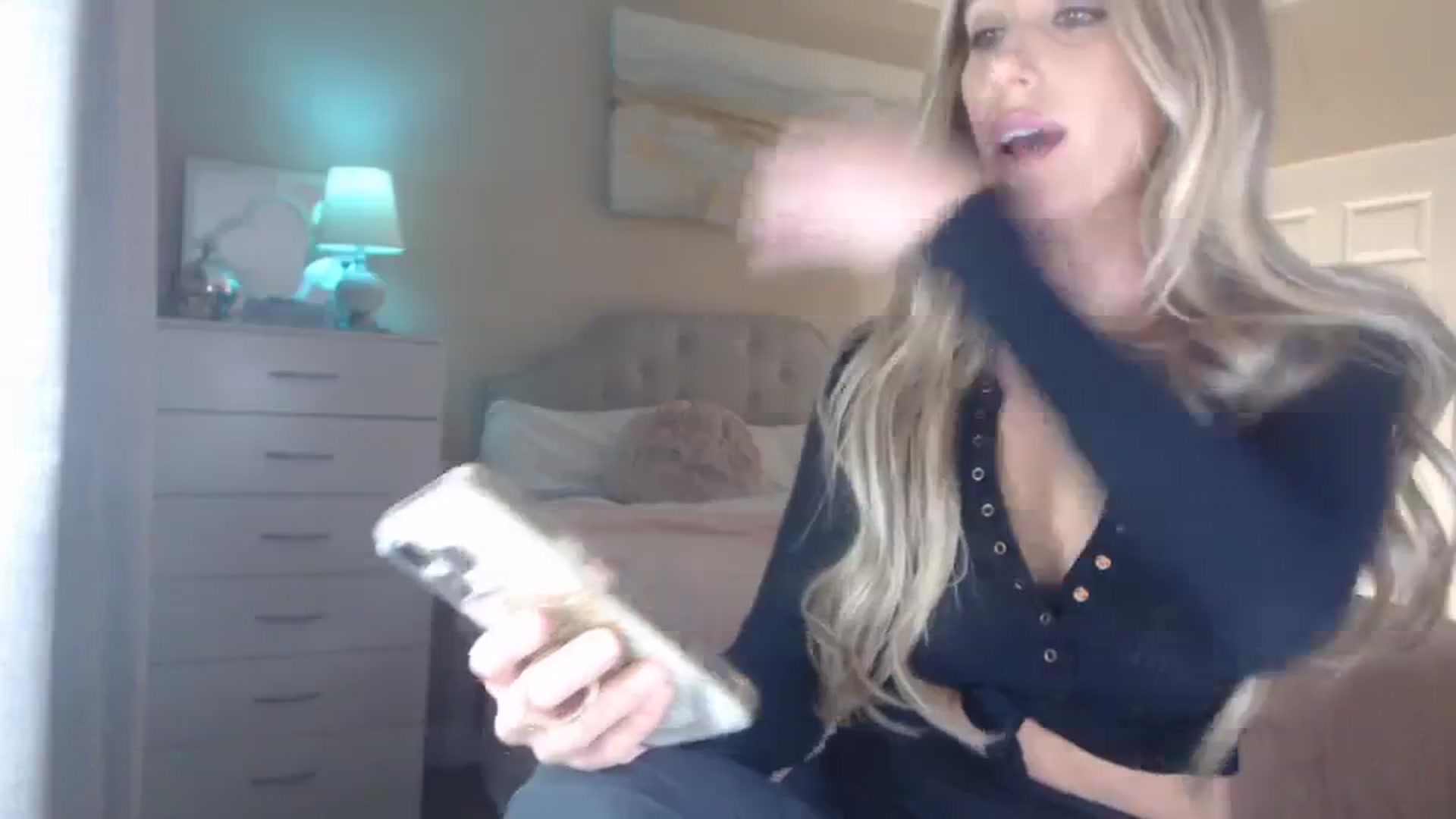 Gallery image thumbnail from Queen_bambii's myfreecams stream on, 11/29/2023, 06:06 image 9 of 20