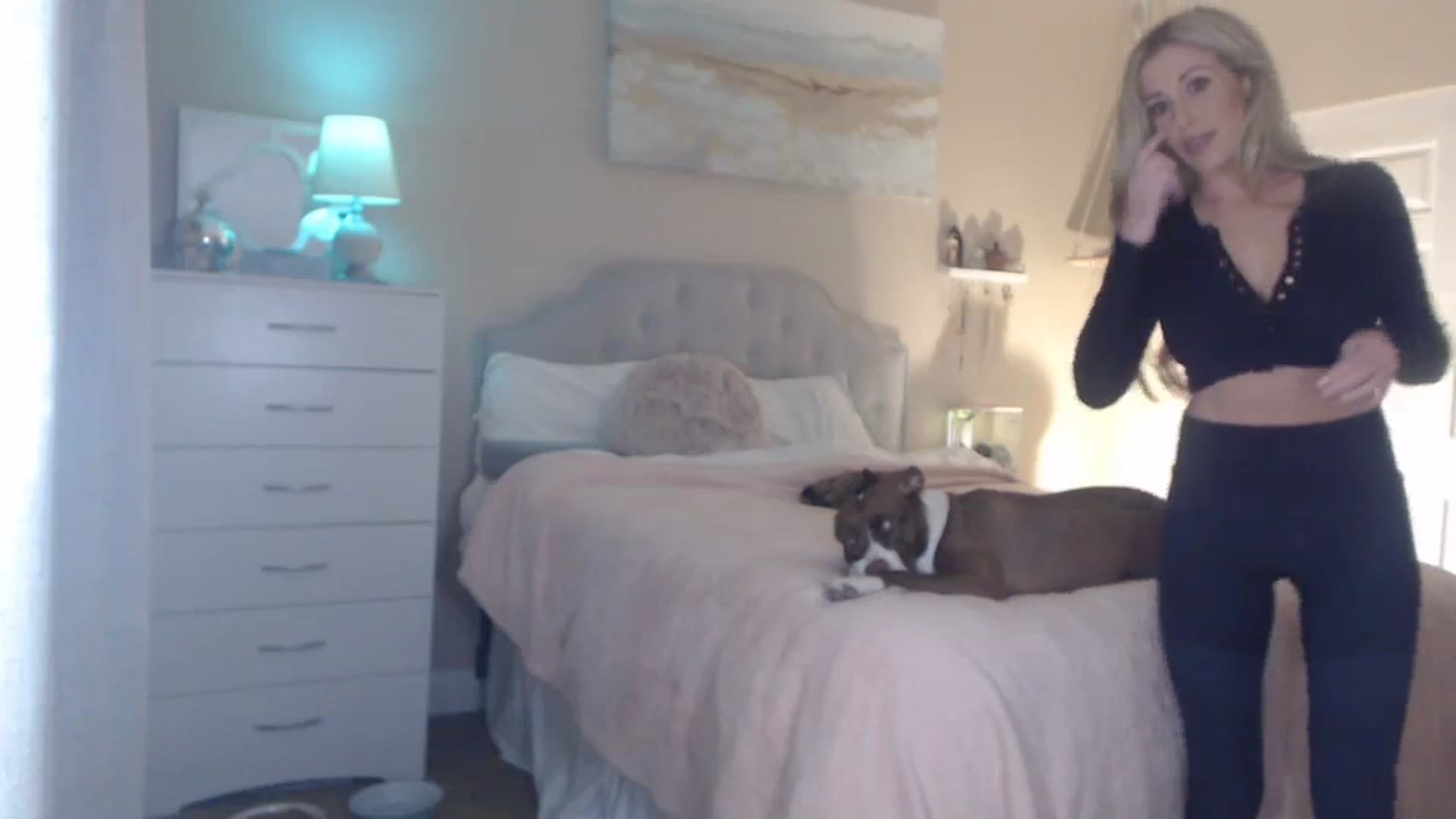 Gallery image thumbnail from Queen_bambii's myfreecams stream on, 11/29/2023, 06:06 image 3 of 20