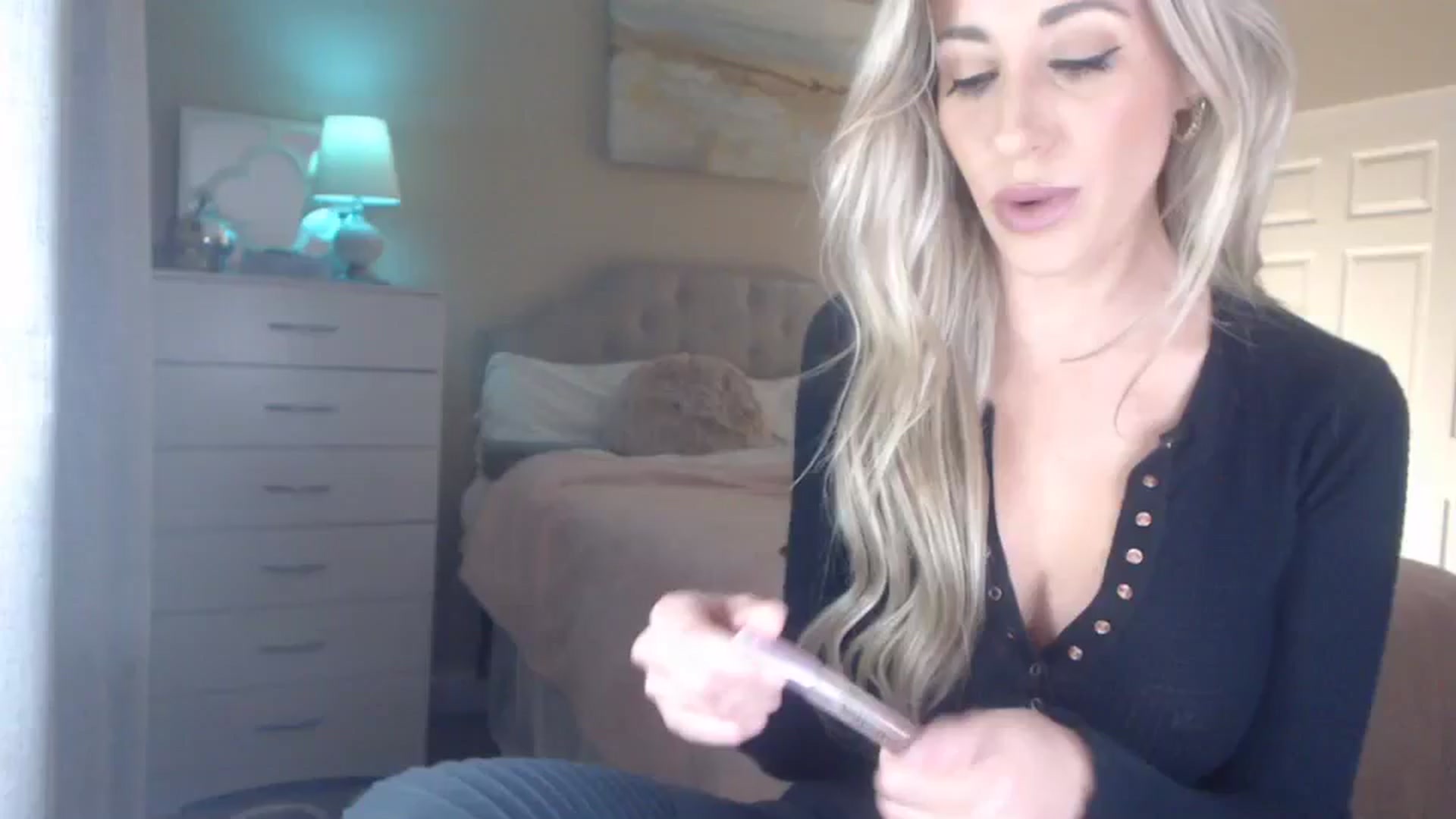 Gallery image thumbnail from Queen_bambii's myfreecams stream on, 11/29/2023, 06:06 image 1 of 20