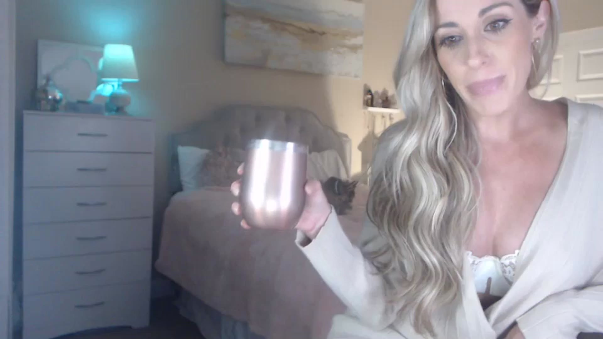 Gallery image thumbnail from Queen_bambii's myfreecams stream on, 12/03/2023, 07:19 image 11 of 20