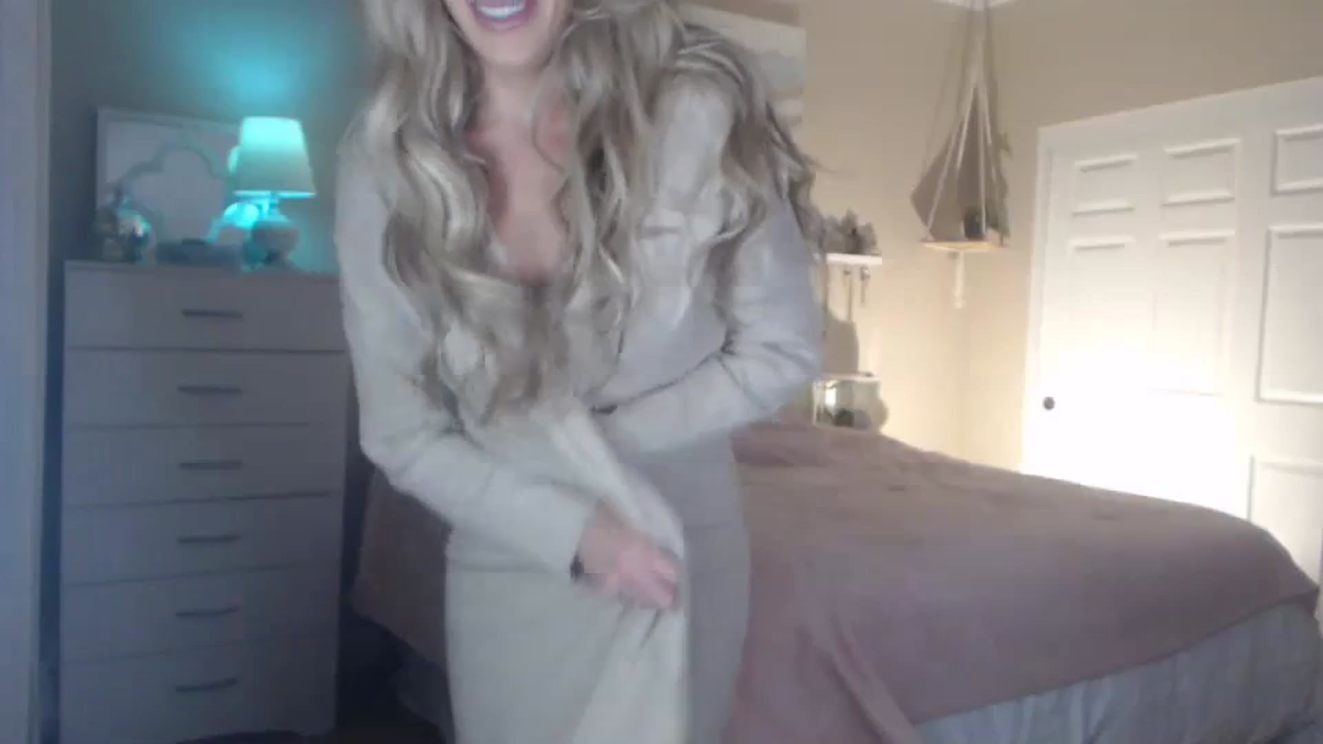 Gallery image thumbnail from Queen_bambii's myfreecams stream on, 12/03/2023, 07:45 image 8 of 20