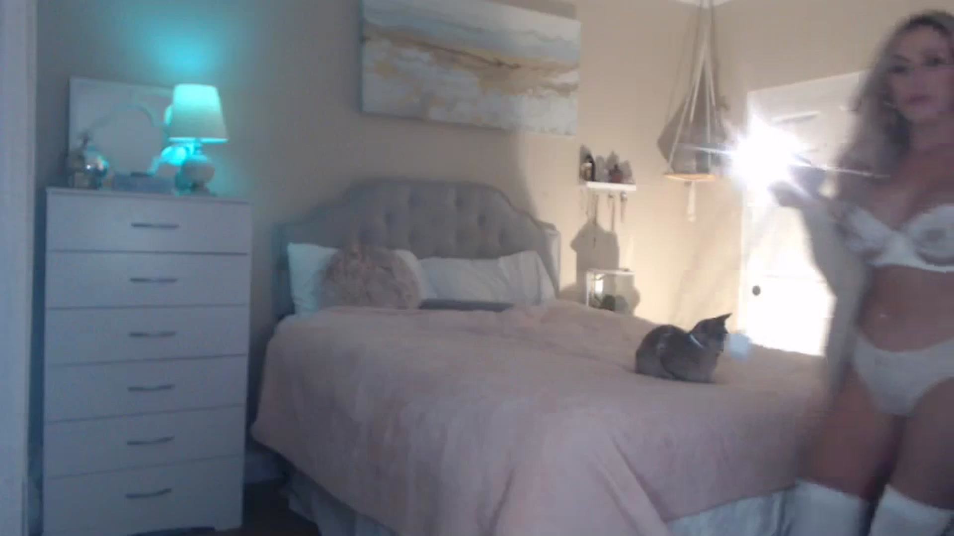 Gallery image thumbnail from Queen_bambii's myfreecams stream on, 12/03/2023, 08:03 image 12 of 20