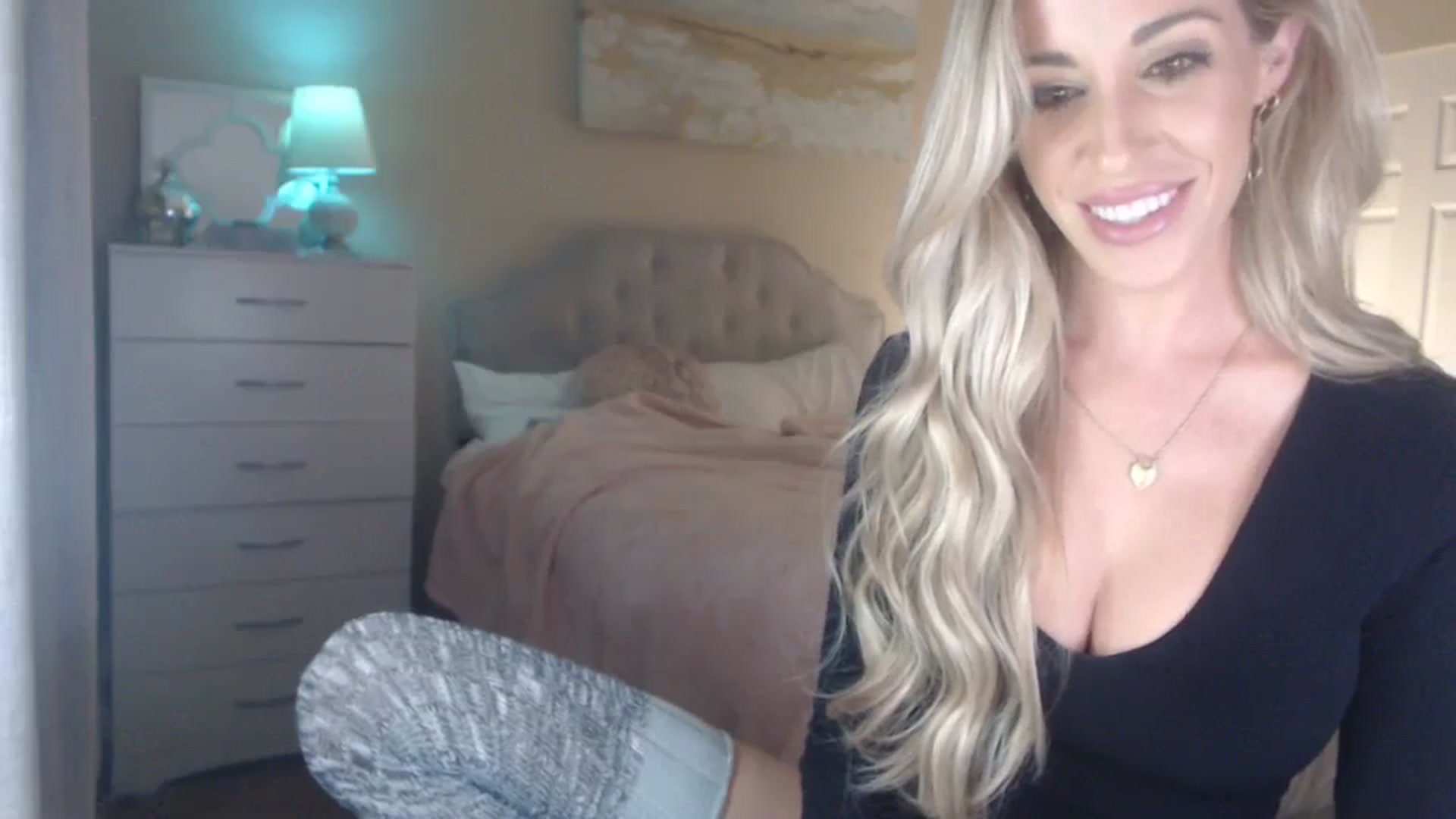 Gallery image thumbnail from Queen_bambii's myfreecams stream on, 12/05/2023, 05:43 image 18 of 20