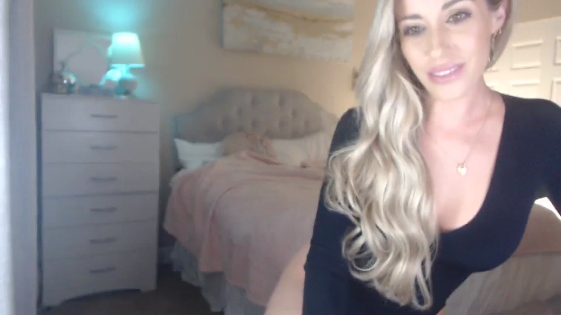 Gallery image thumbnail from Queen_bambii's myfreecams stream on, 12/05/2023, 05:43 image 20 of 20