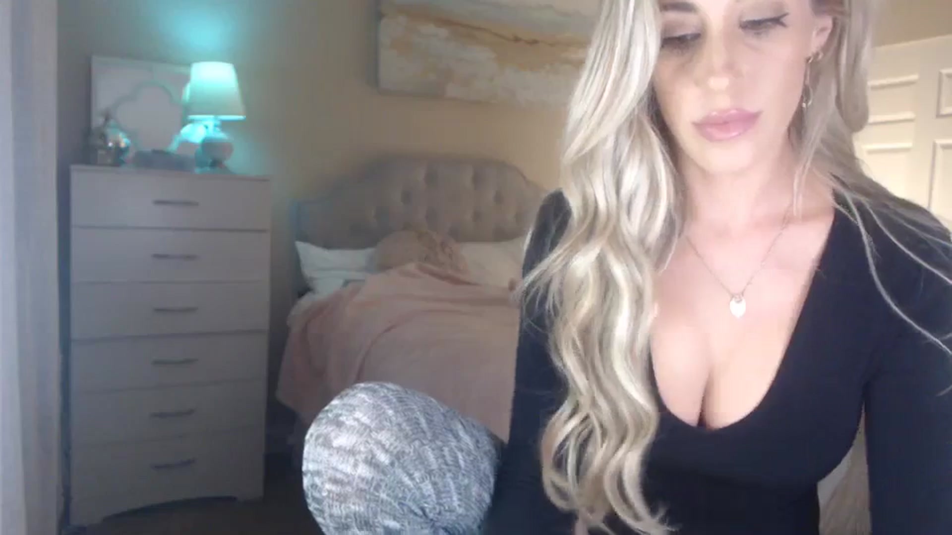Gallery image thumbnail from Queen_bambii's myfreecams stream on, 12/05/2023, 06:58 image 2 of 20