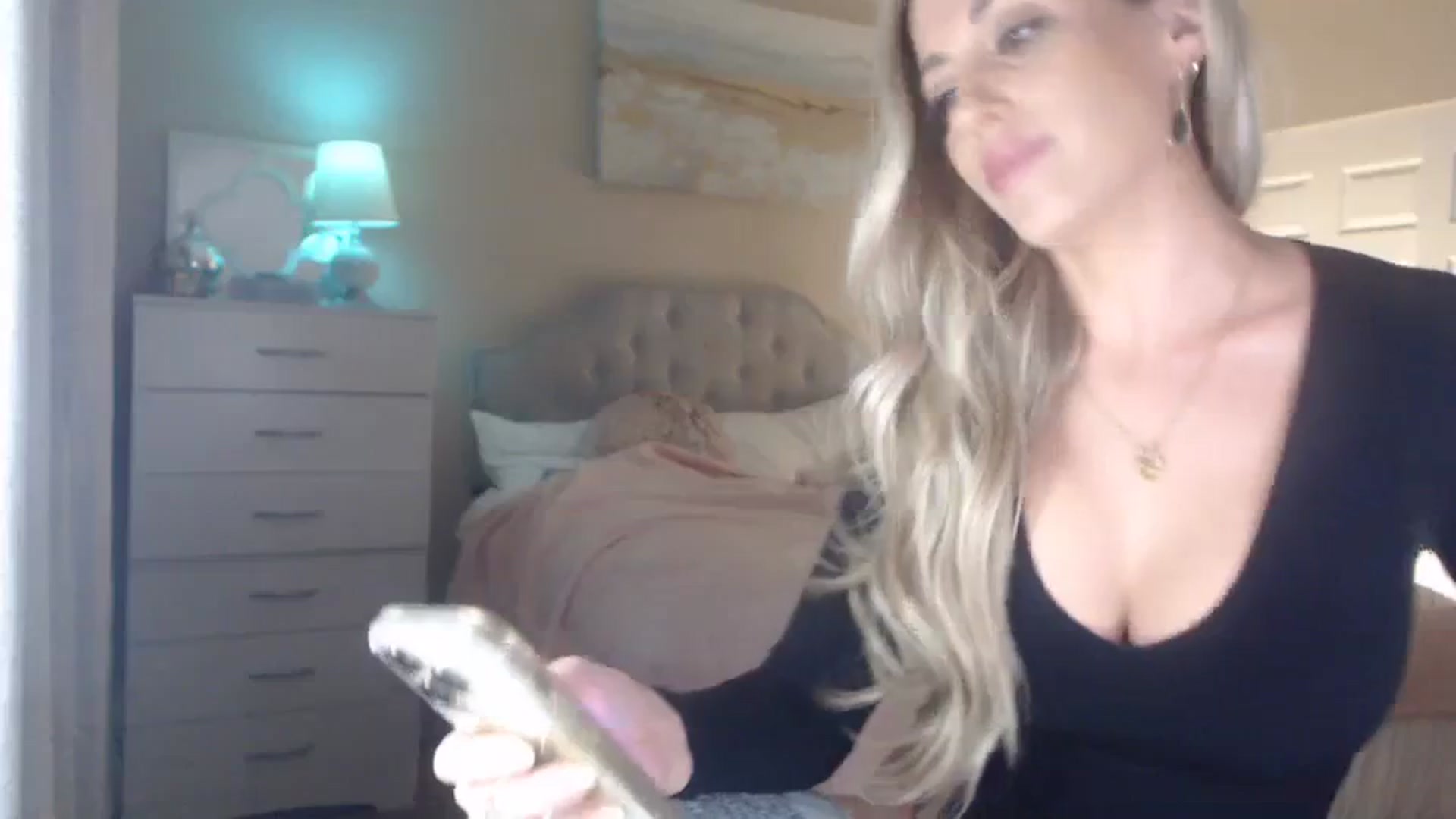 Gallery image thumbnail from Queen_bambii's myfreecams stream on, 12/05/2023, 06:58 image 3 of 20