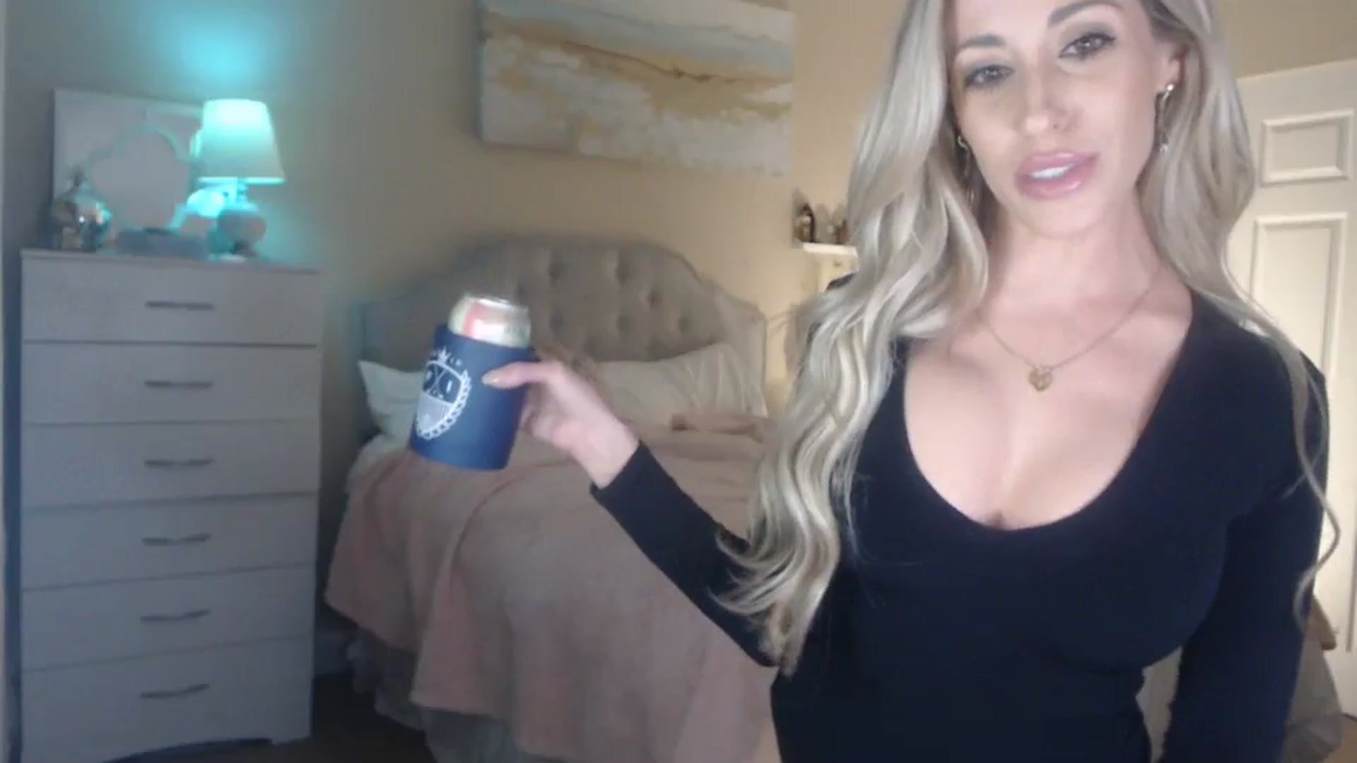 Gallery image thumbnail from Queen_bambii's myfreecams stream on, 12/05/2023, 06:58 image 14 of 20