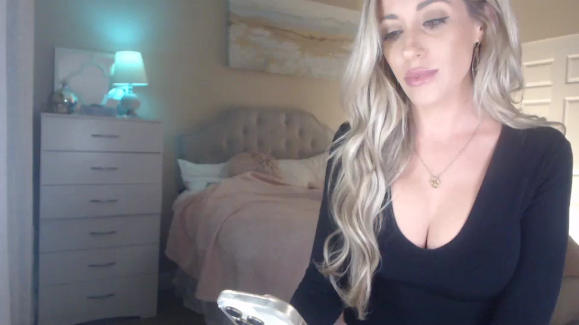 Gallery image thumbnail from Queen_bambii's myfreecams stream on, 12/05/2023, 06:58 image 4 of 20