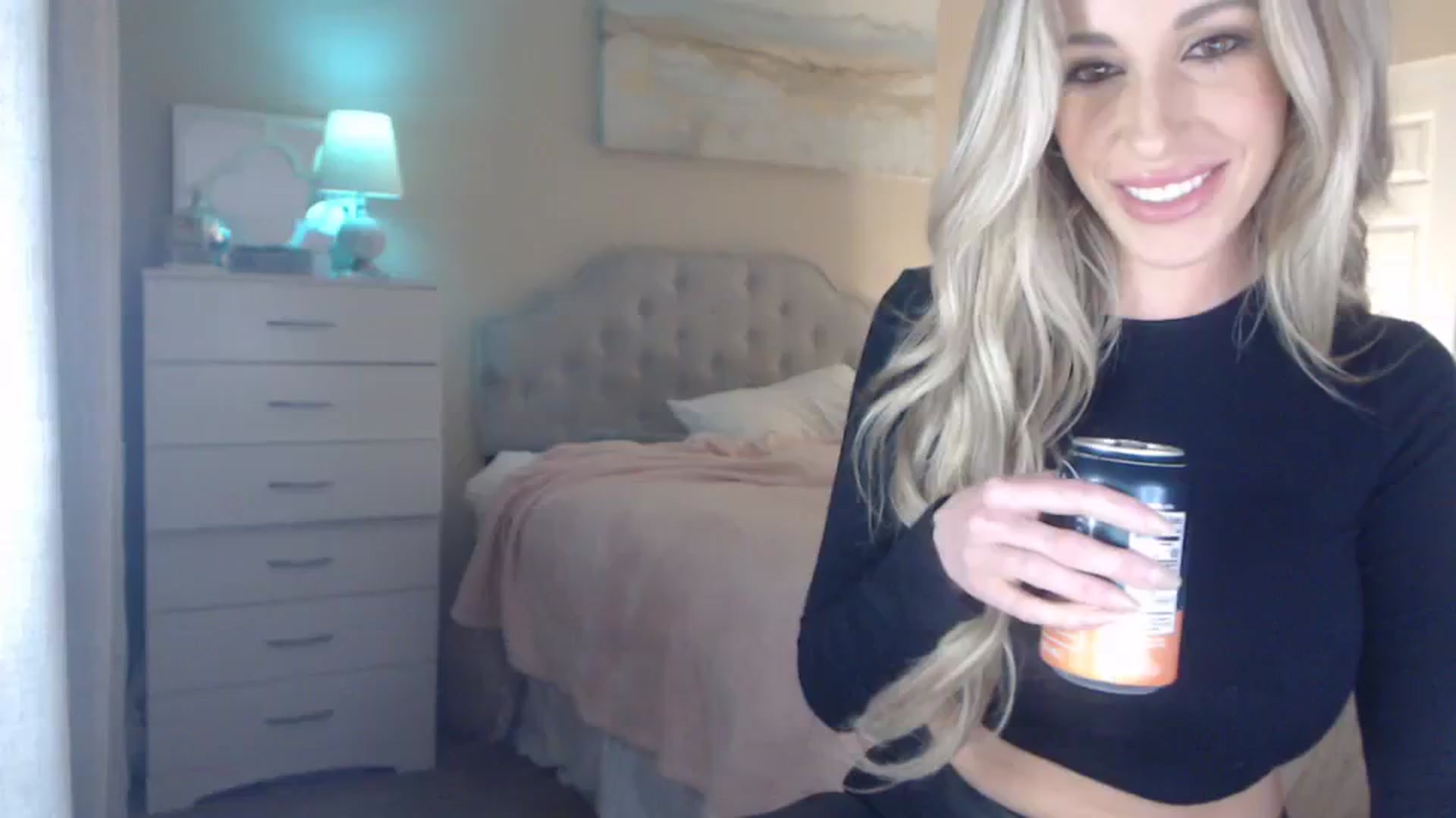 Gallery image thumbnail from Queen_bambii's myfreecams stream on, 12/07/2023, 09:09 image 1 of 20