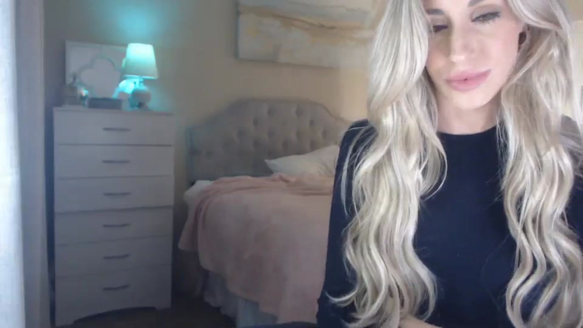 Gallery image thumbnail from Queen_bambii's myfreecams stream on, 12/07/2023, 09:09 image 8 of 20