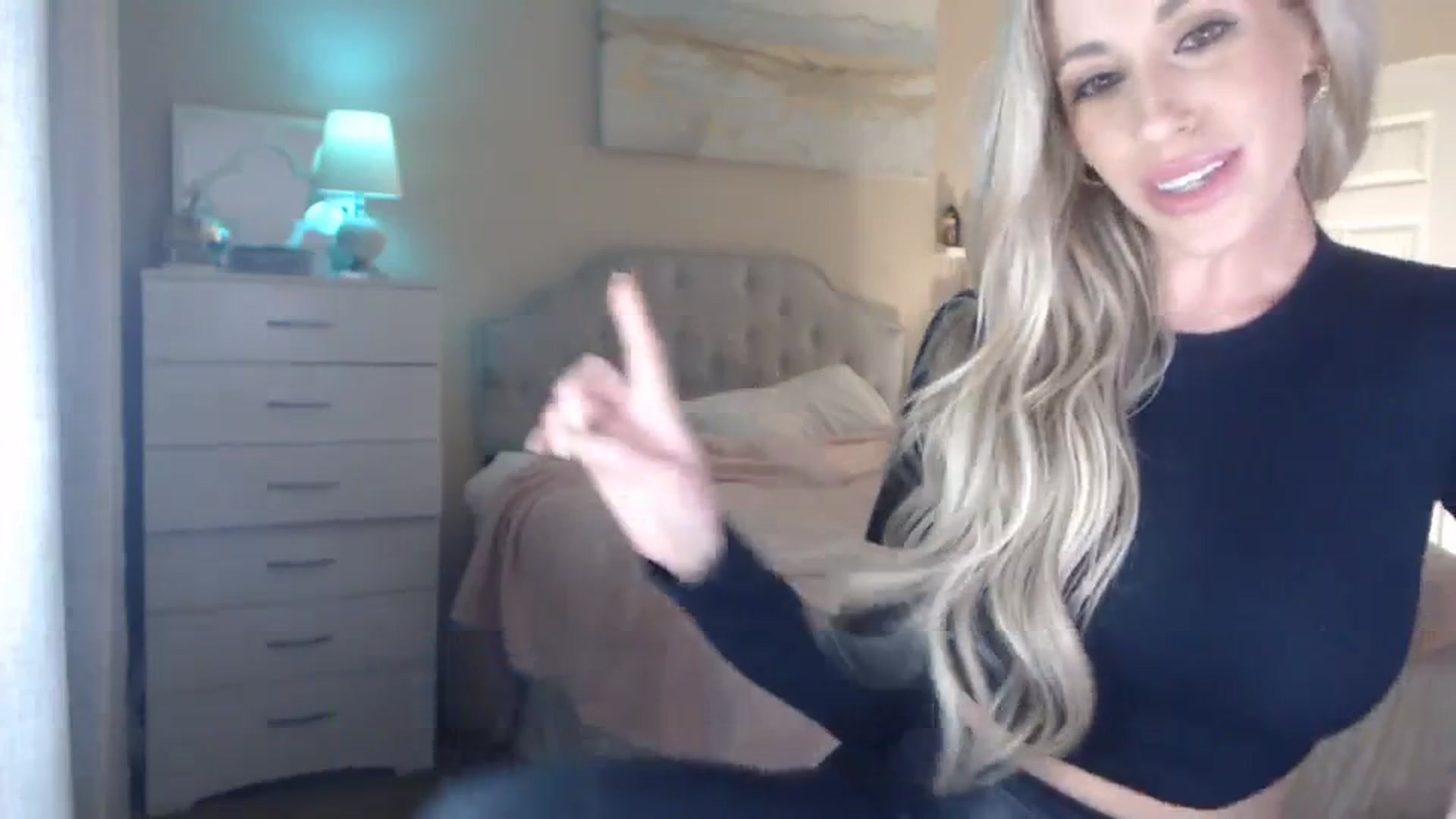 Gallery image thumbnail from Queen_bambii's myfreecams stream on, 12/07/2023, 09:09 image 2 of 20