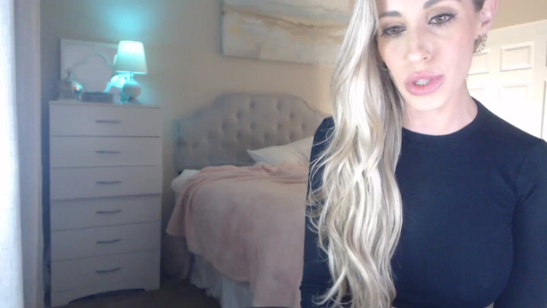 Gallery image thumbnail from Queen_bambii's myfreecams stream on, 12/07/2023, 09:09 image 5 of 20