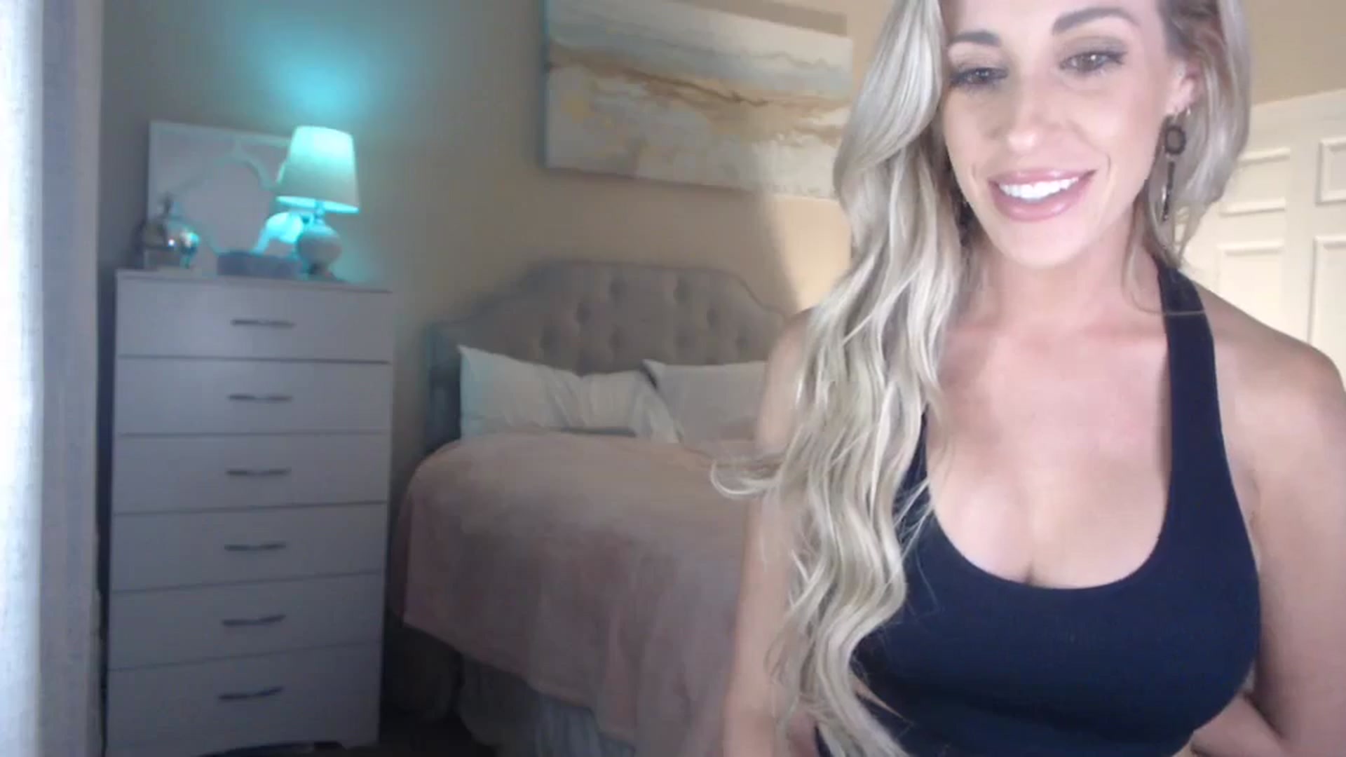 Gallery image thumbnail from Queen_bambii's myfreecams stream on, 12/09/2023, 06:42 image 10 of 20