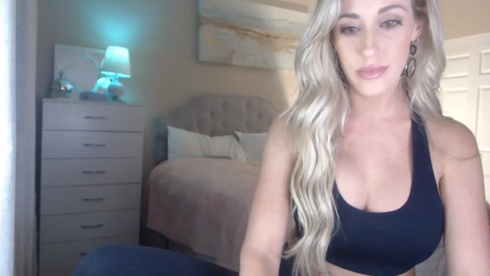 Gallery image thumbnail from Queen_bambii's myfreecams stream on, 12/09/2023, 06:42 image 6 of 20