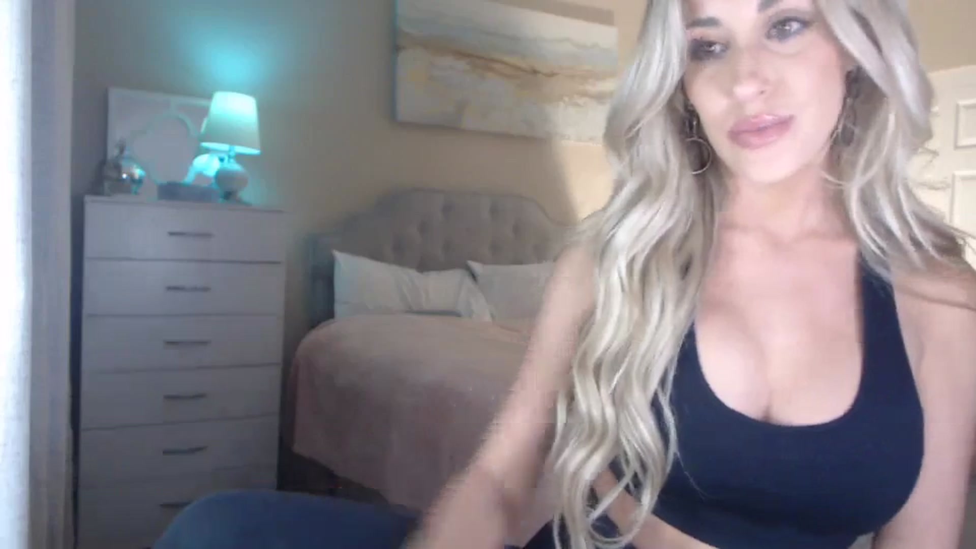 Gallery image thumbnail from Queen_bambii's myfreecams stream on, 12/09/2023, 06:42 image 4 of 20