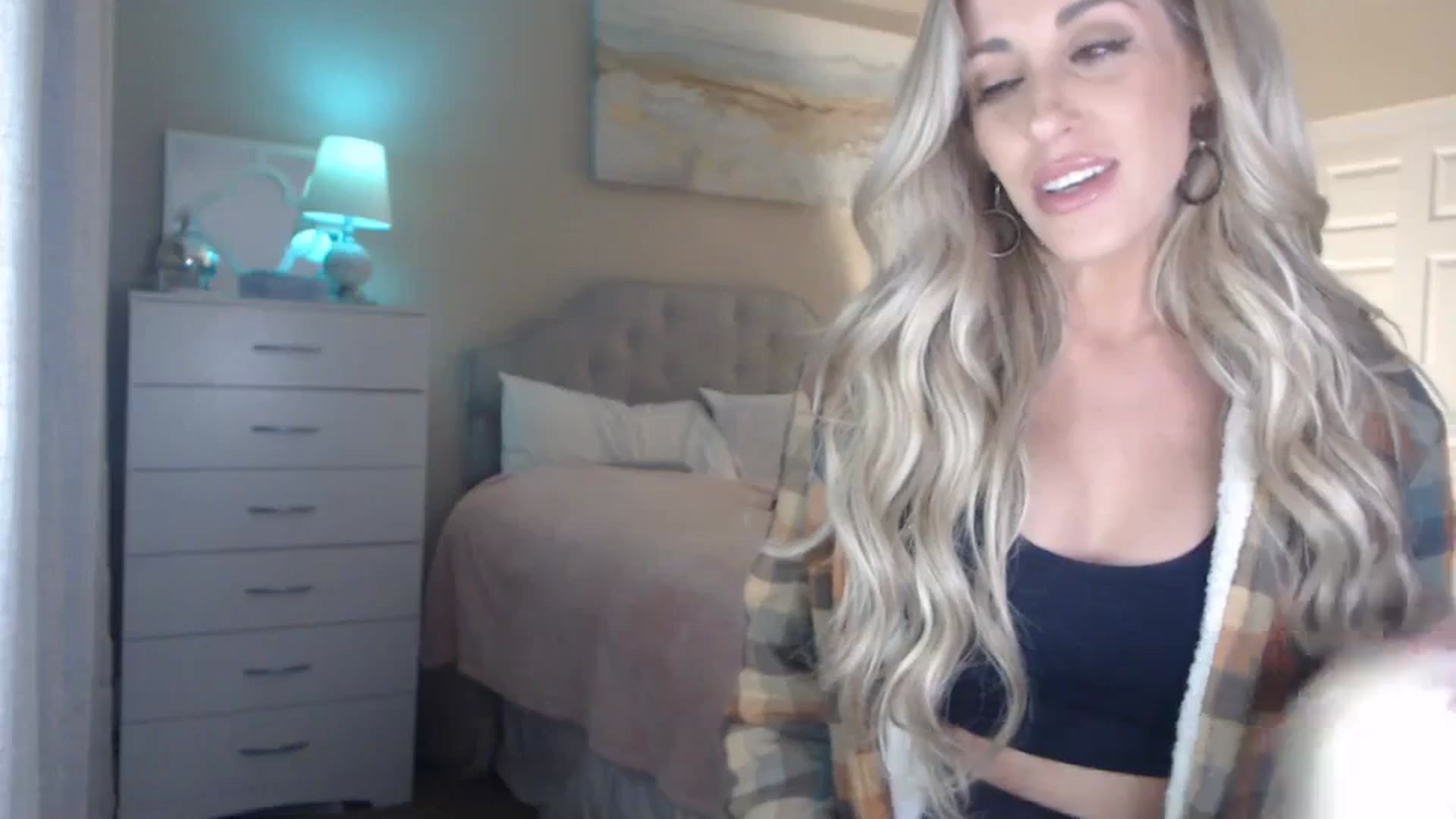 Gallery image thumbnail from Queen_bambii's myfreecams stream on, 12/09/2023, 06:42 image 19 of 20
