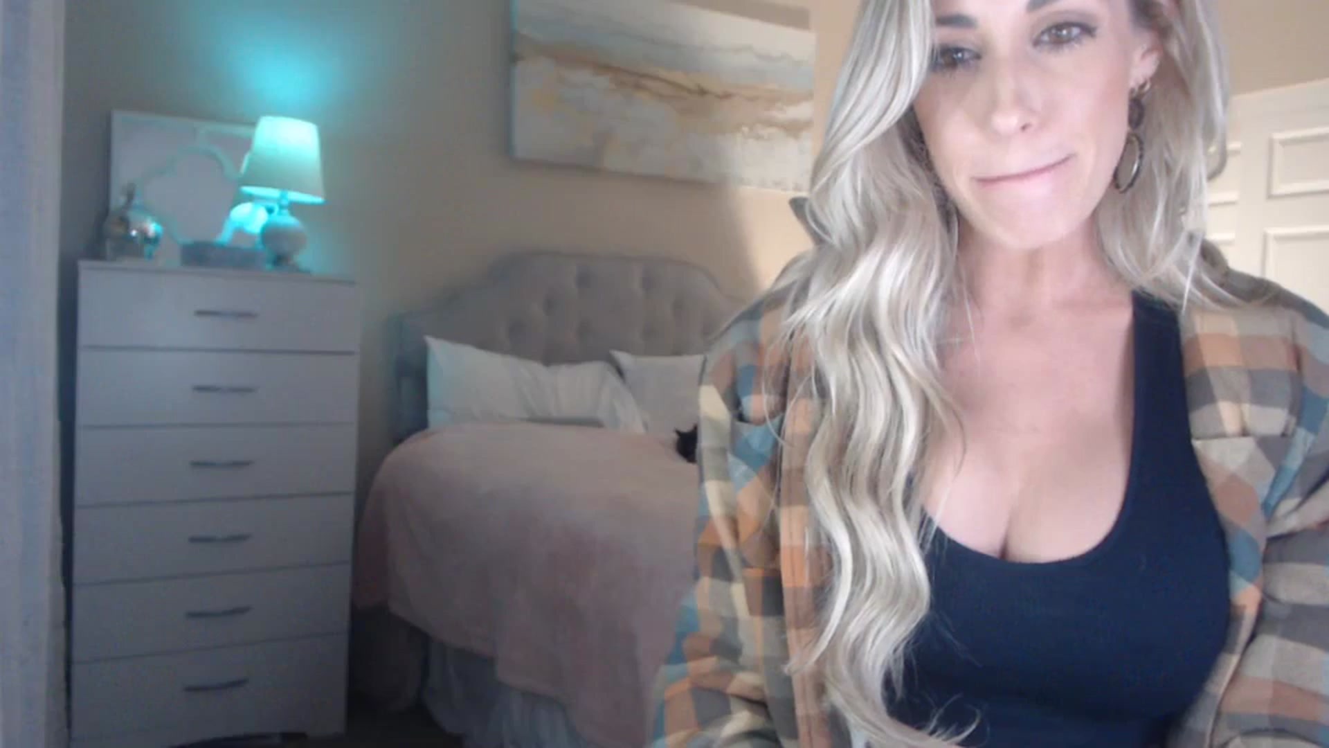 Gallery image thumbnail from Queen_bambii's myfreecams stream on, 12/09/2023, 09:35 image 6 of 20