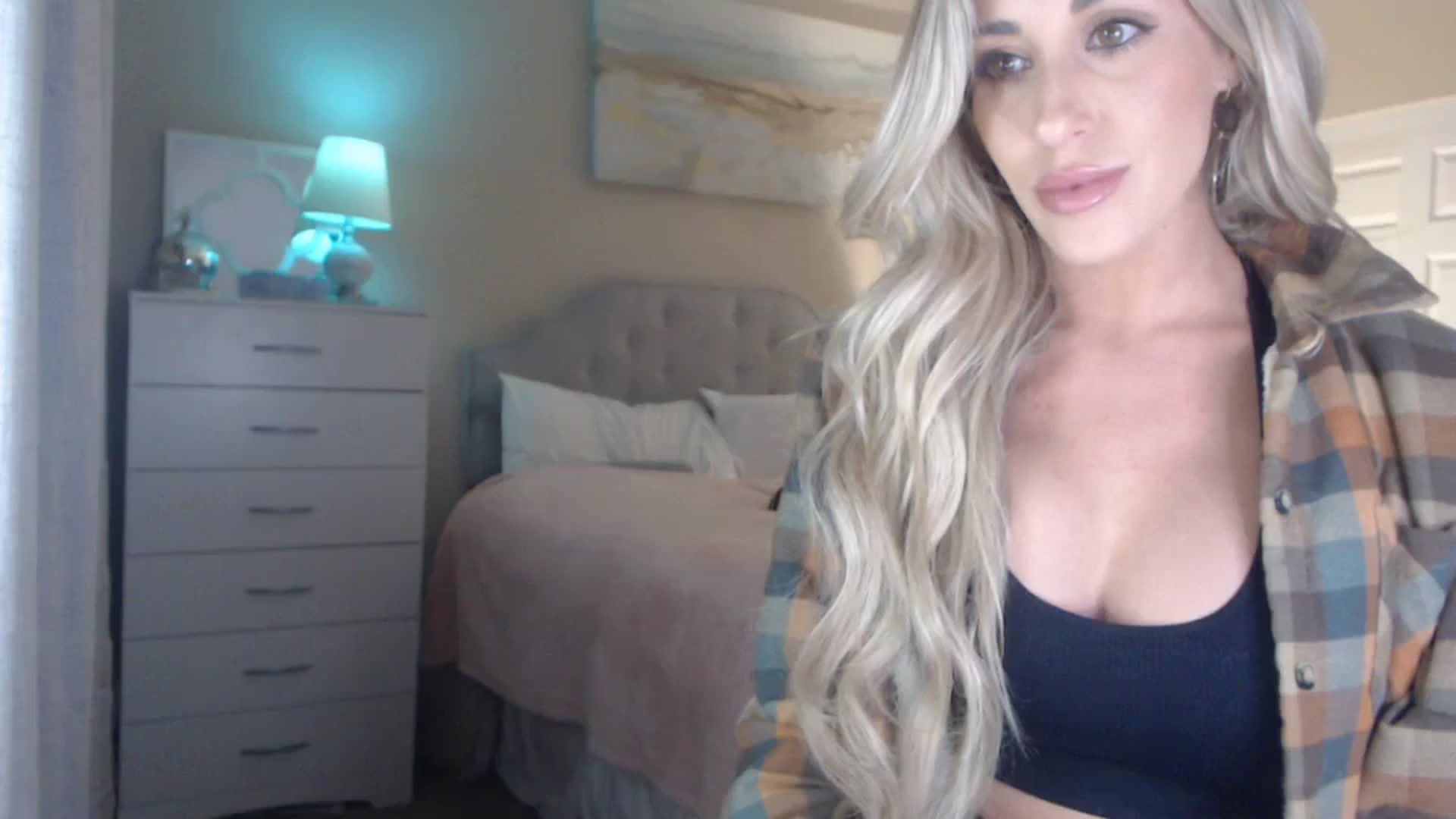 Gallery image thumbnail from Queen_bambii's myfreecams stream on, 12/09/2023, 09:35 image 1 of 20