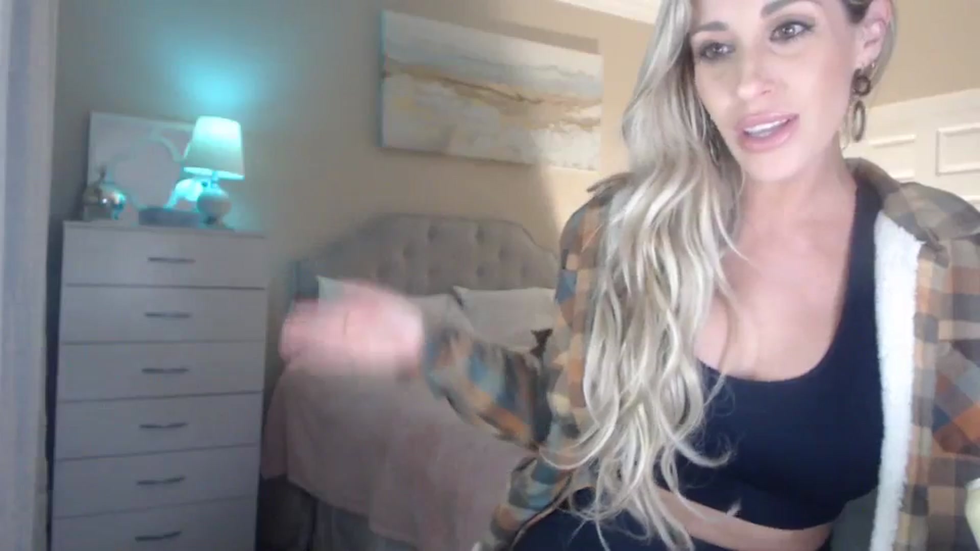 Gallery image thumbnail from Queen_bambii's myfreecams stream on, 12/09/2023, 09:35 image 11 of 20