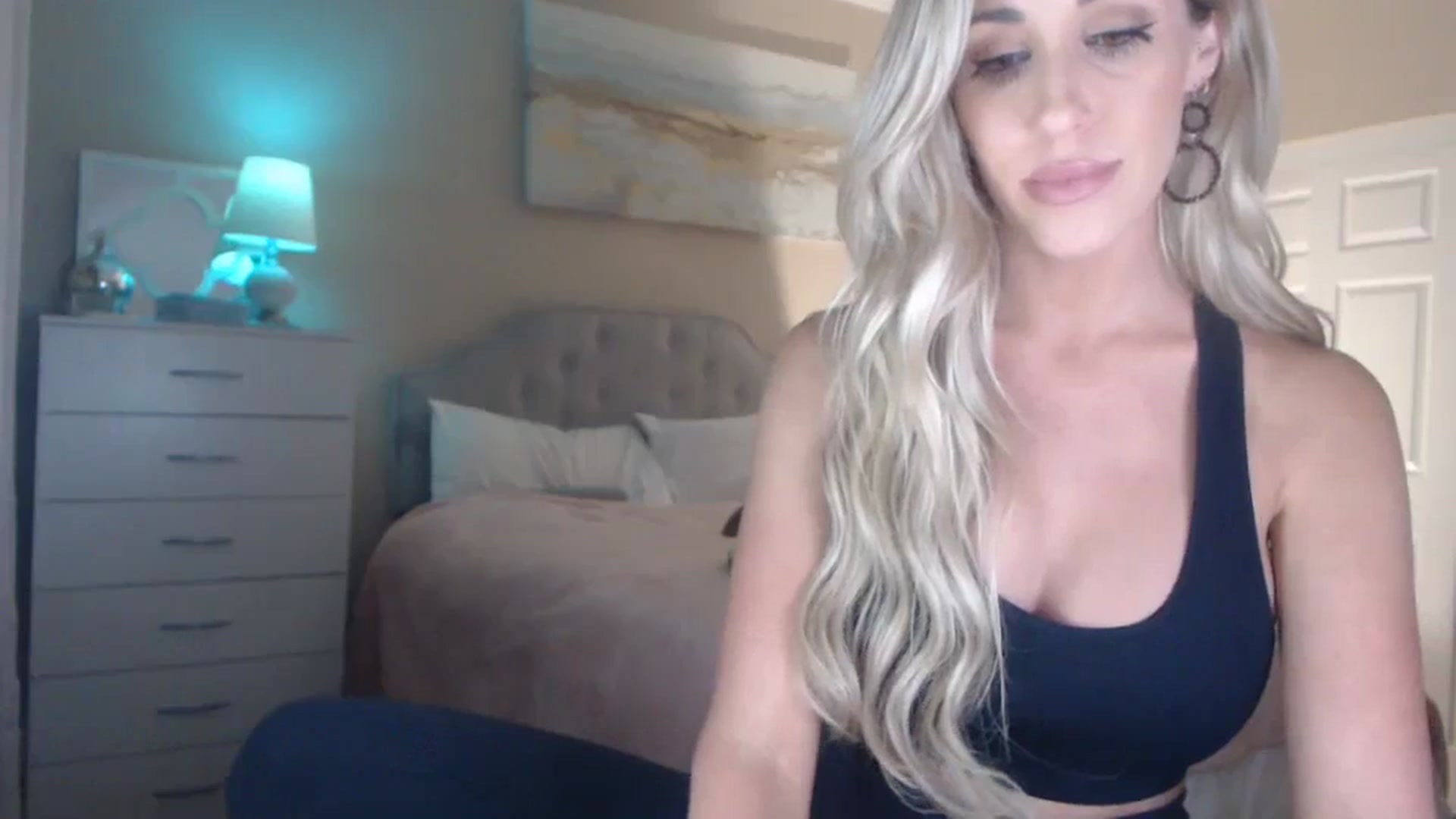 Gallery image thumbnail from Queen_bambii's myfreecams stream on, 12/09/2023, 09:35 image 20 of 20