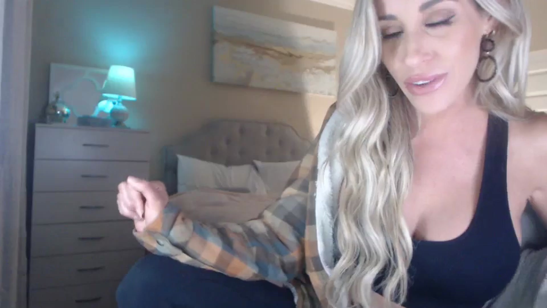 Gallery image thumbnail from Queen_bambii's myfreecams stream on, 12/09/2023, 09:35 image 15 of 20