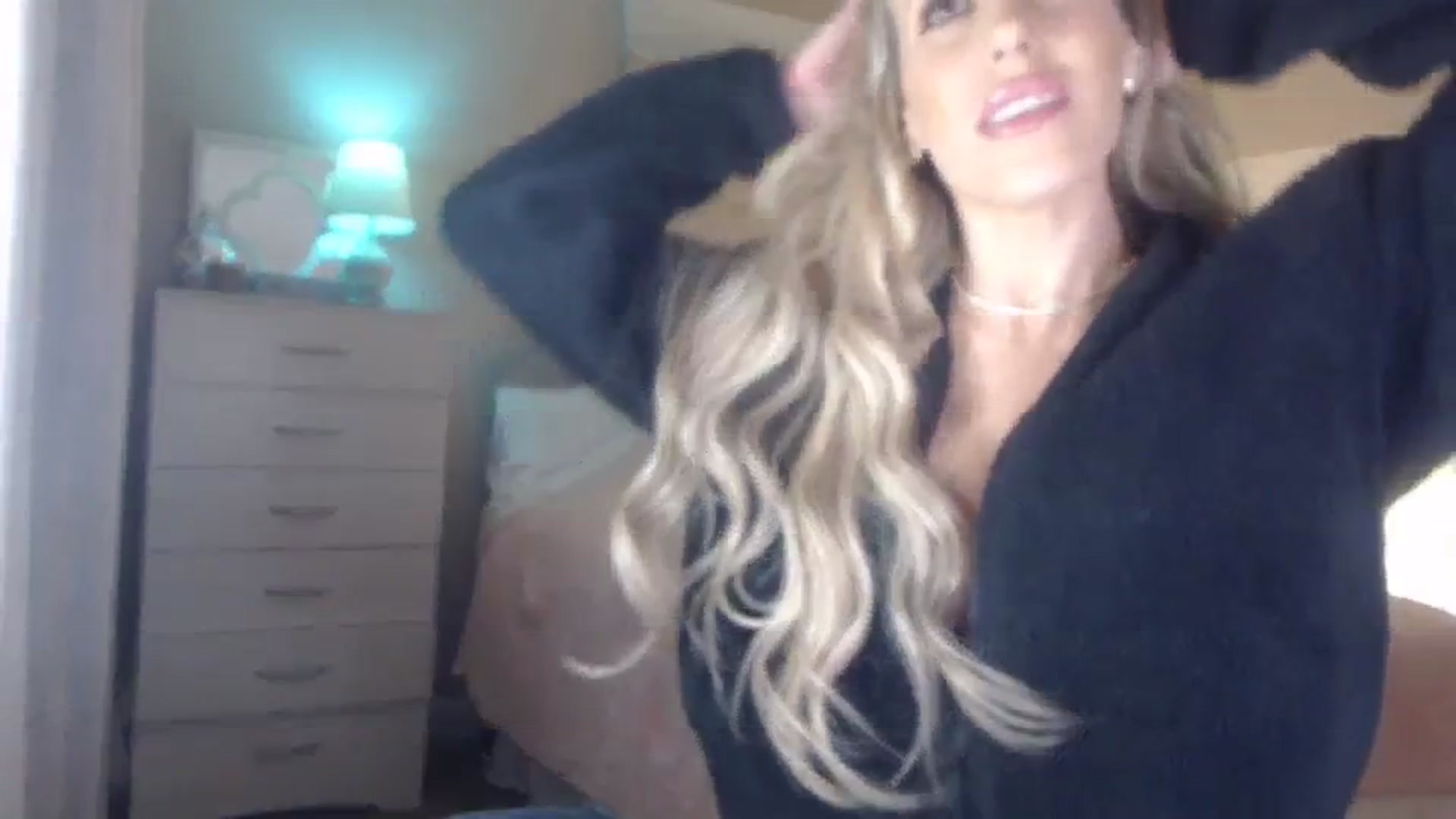 Gallery image thumbnail from Queen_bambii's myfreecams stream on, 12/14/2023, 09:29 image 20 of 20