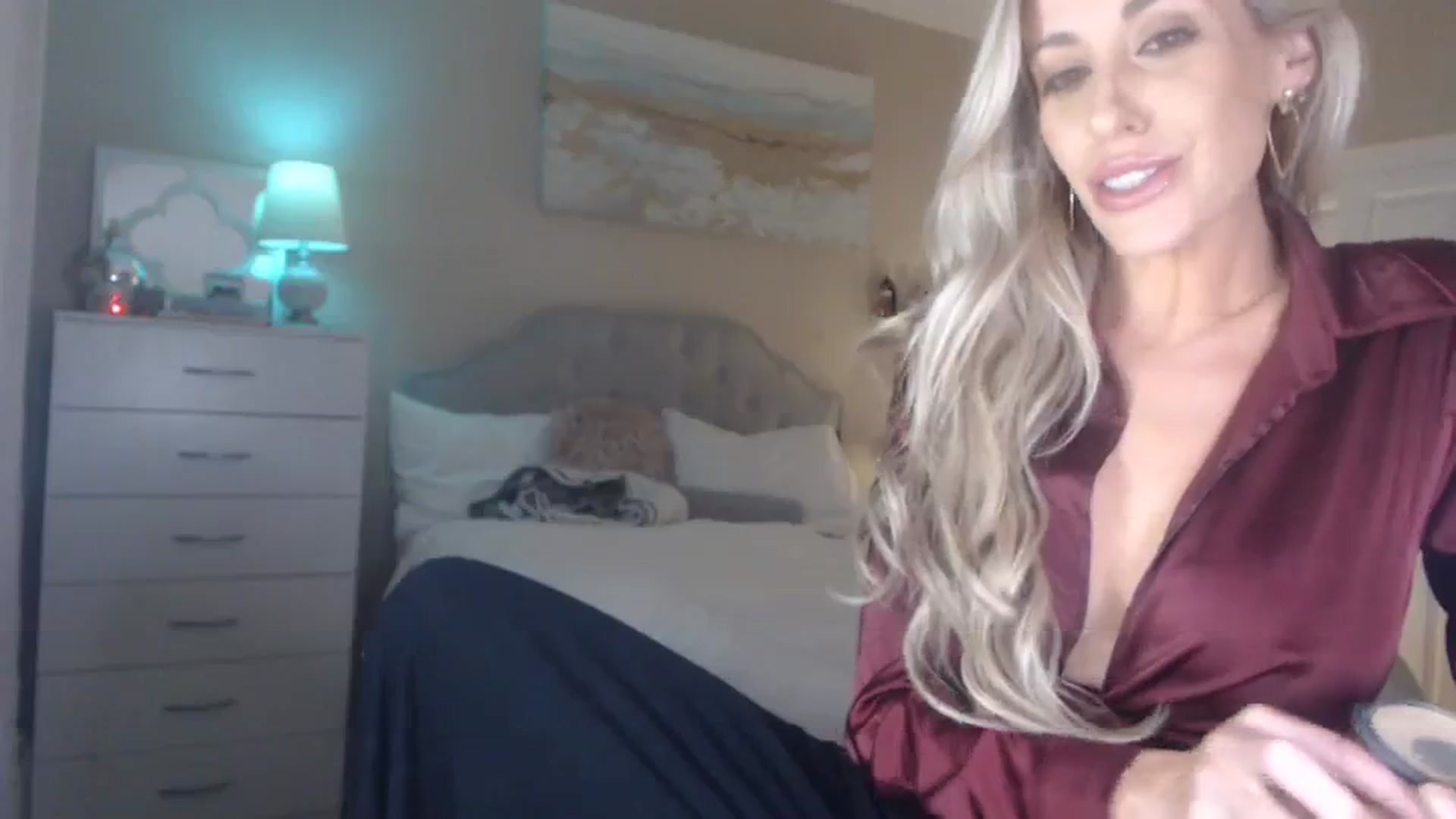 Gallery image thumbnail from Queen_bambii's myfreecams stream on, 12/19/2023, 07:31 image 15 of 20