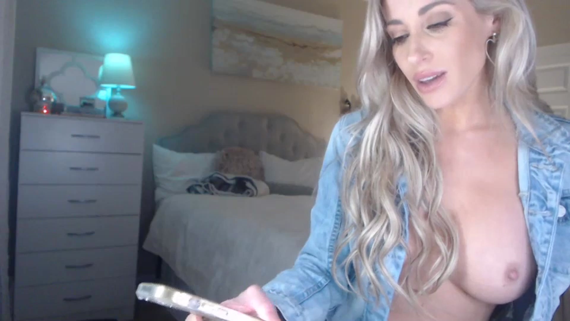 Gallery image thumbnail from Queen_bambii's myfreecams stream on, 12/19/2023, 08:57 image 11 of 20