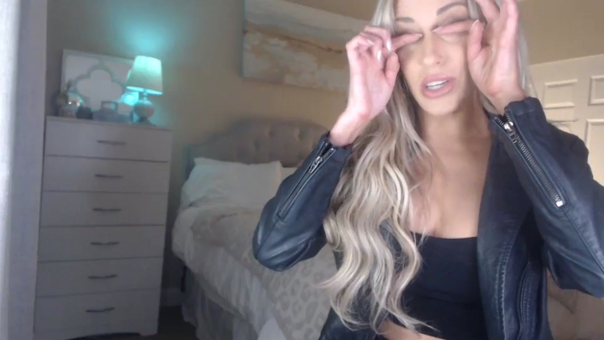 Gallery image thumbnail from Queen_bambii's myfreecams stream on, 12/28/2023, 06:42 image 8 of 20