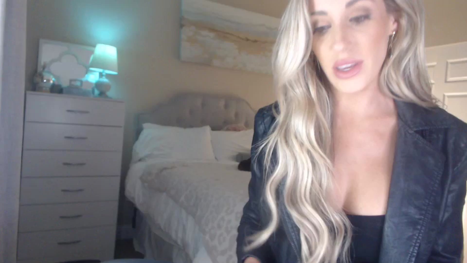 Gallery image thumbnail from Queen_bambii's myfreecams stream on, 12/28/2023, 06:42 image 5 of 20