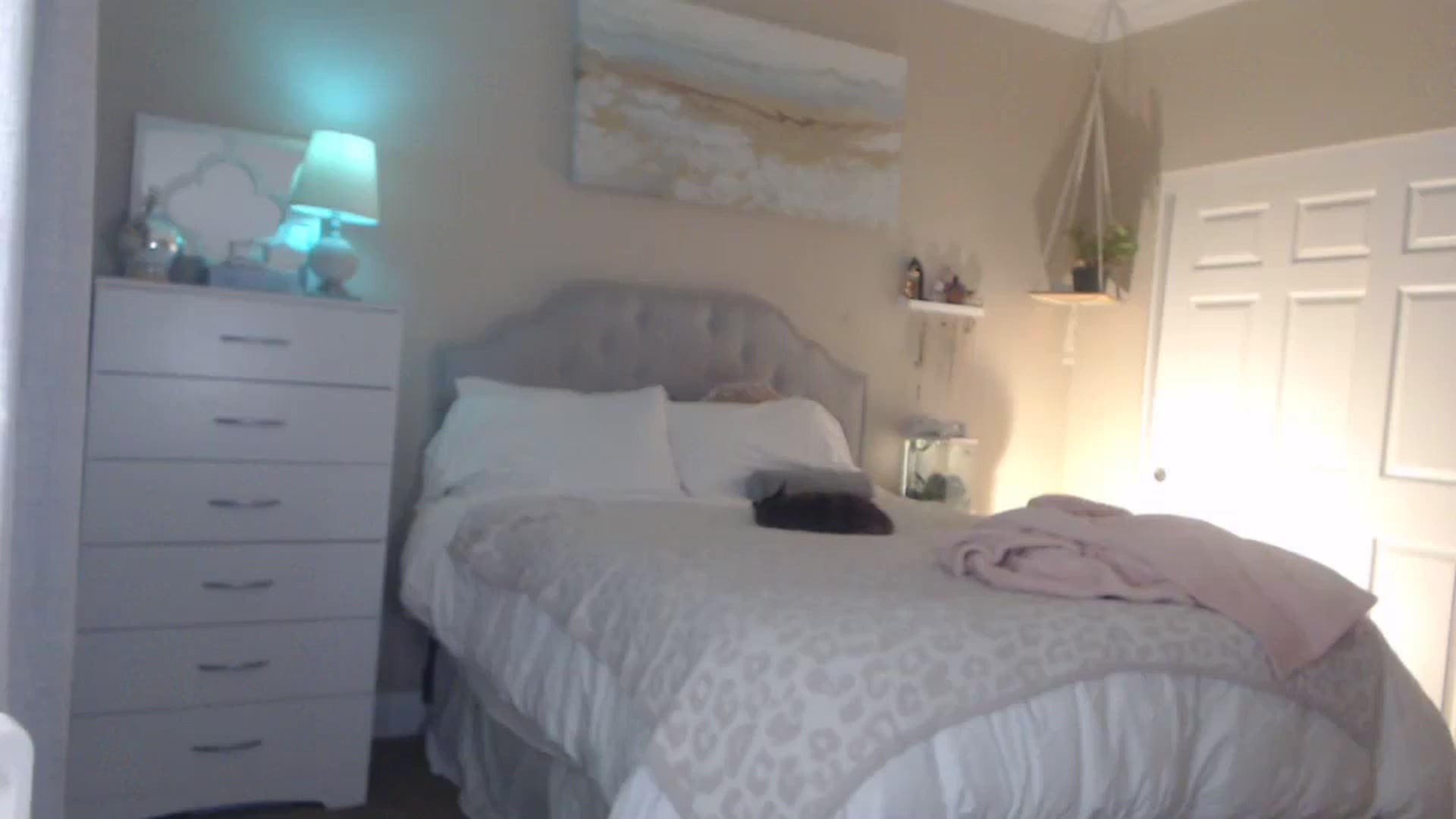 Gallery image thumbnail from Queen_bambii's myfreecams stream on, 12/28/2023, 06:42 image 17 of 20