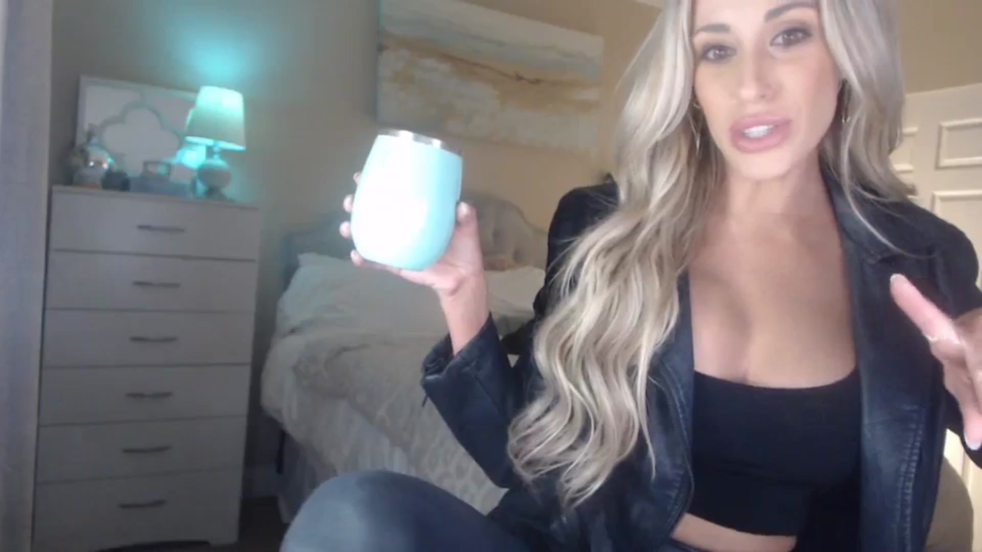 Gallery image thumbnail from Queen_bambii's myfreecams stream on, 12/28/2023, 06:42 image 7 of 20