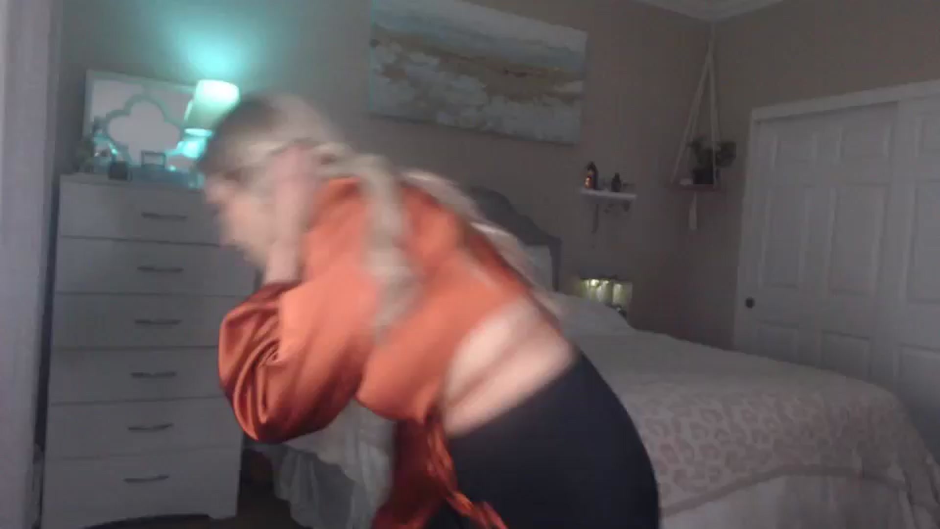Gallery image thumbnail from Queen_bambii's myfreecams stream on, 01/03/2024, 06:26 image 6 of 20