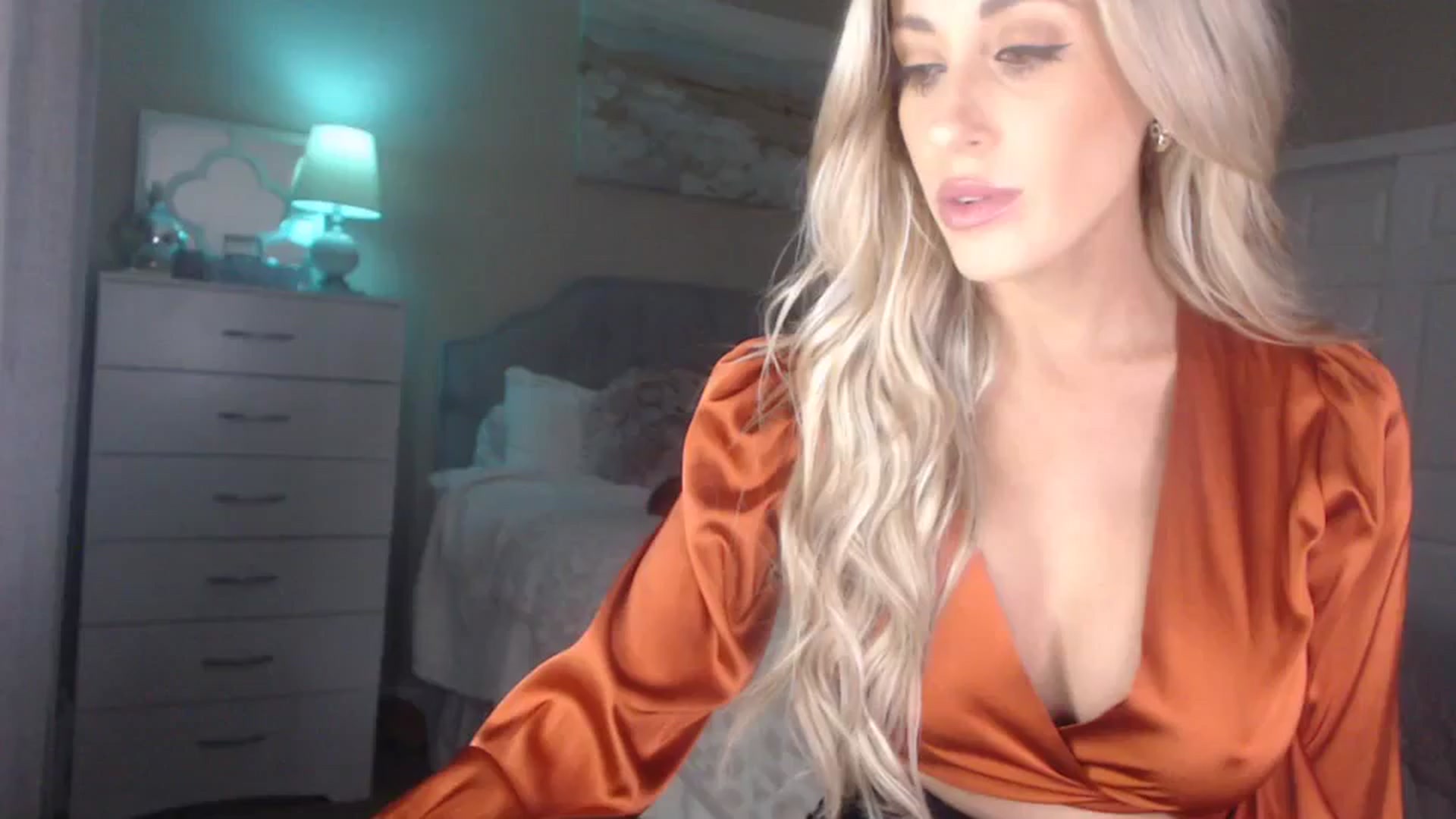 Gallery image thumbnail from Queen_bambii's myfreecams stream on, 01/03/2024, 06:26 image 1 of 20