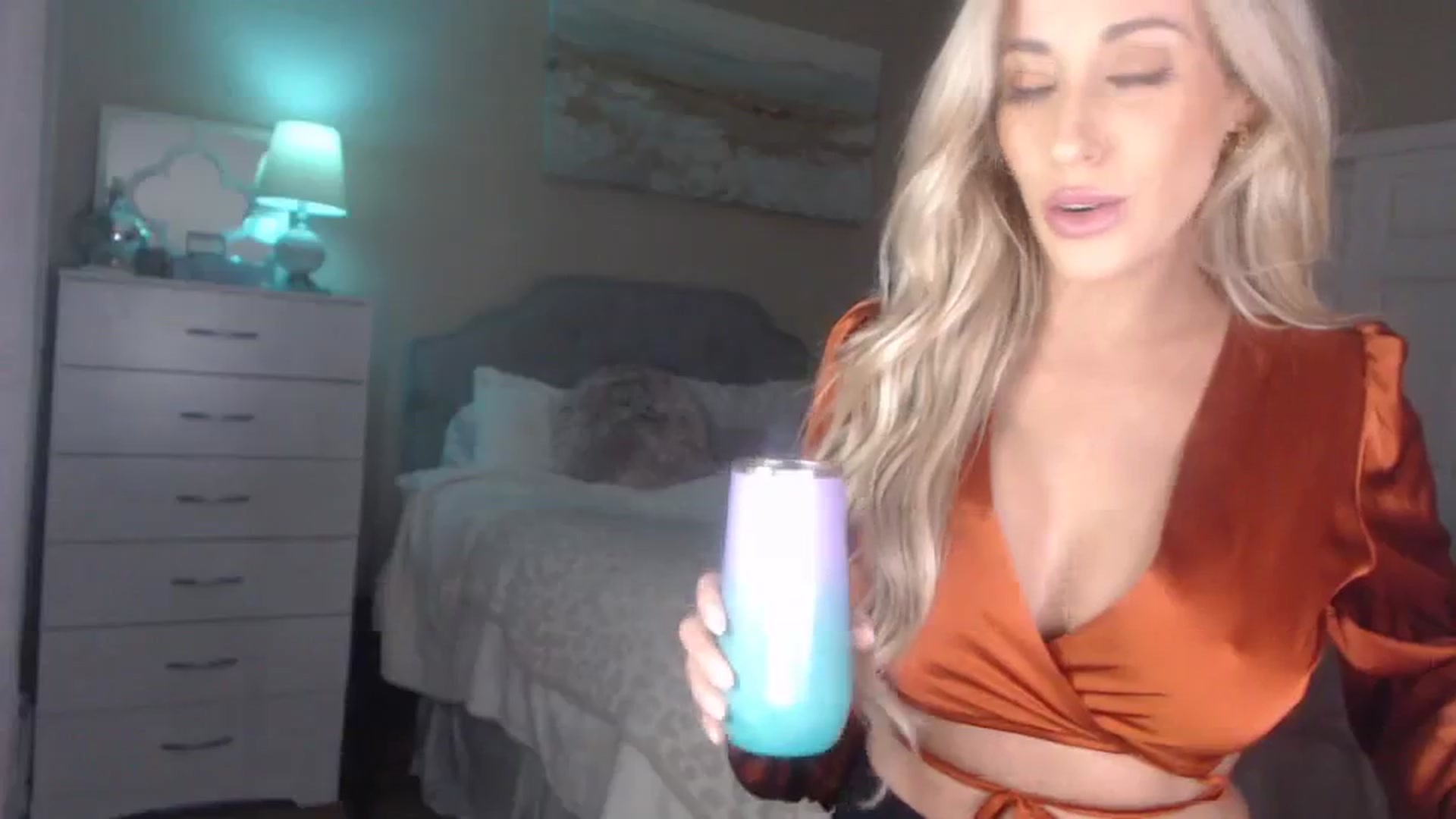 Gallery image thumbnail from Queen_bambii's myfreecams stream on, 01/03/2024, 06:26 image 9 of 20