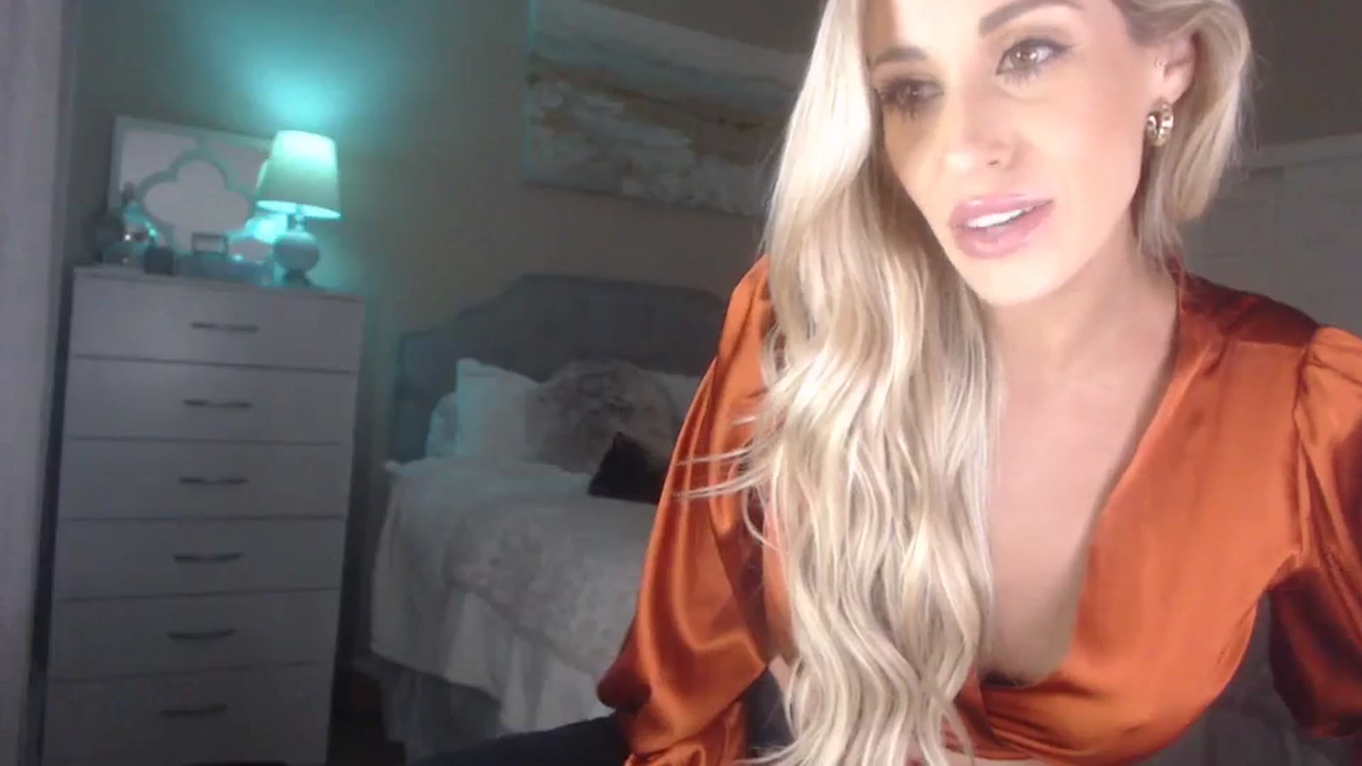 Gallery image thumbnail from Queen_bambii's myfreecams stream on, 01/03/2024, 09:09 image 10 of 20