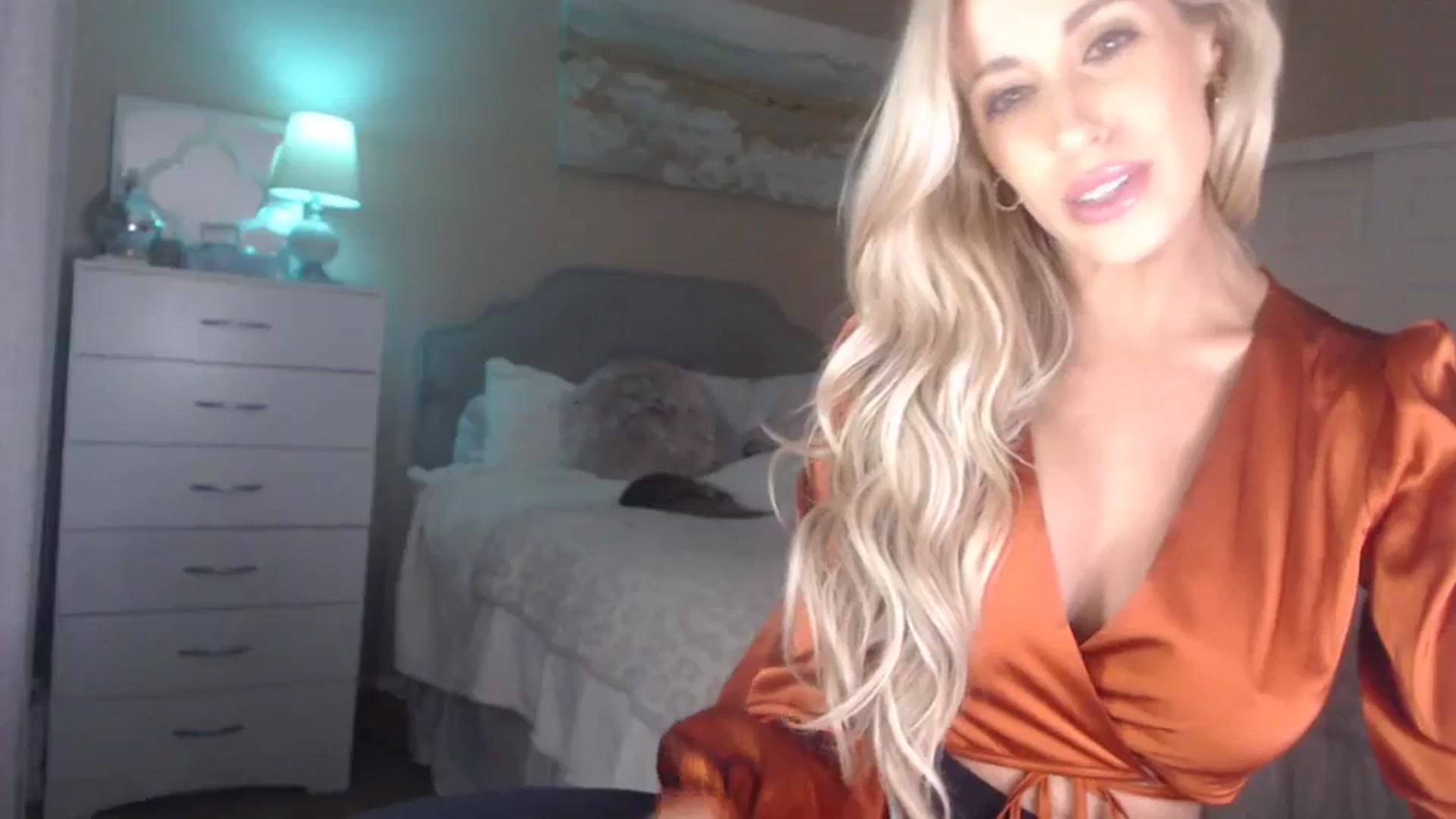 Gallery image thumbnail from Queen_bambii's myfreecams stream on, 01/03/2024, 09:09 image 14 of 20