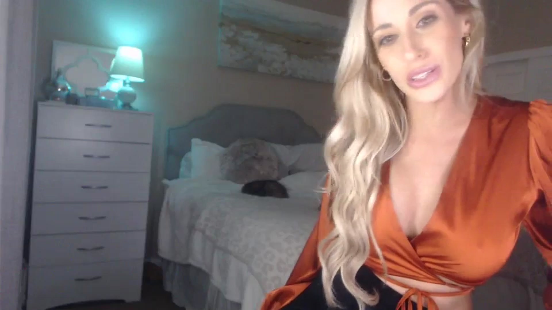 Gallery image thumbnail from Queen_bambii's myfreecams stream on, 01/03/2024, 09:09 image 16 of 20