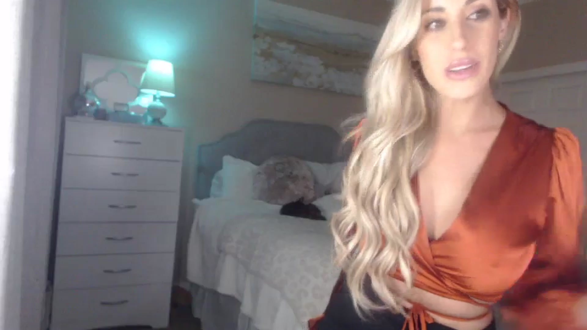 Gallery image thumbnail from Queen_bambii's myfreecams stream on, 01/03/2024, 09:09 image 11 of 20