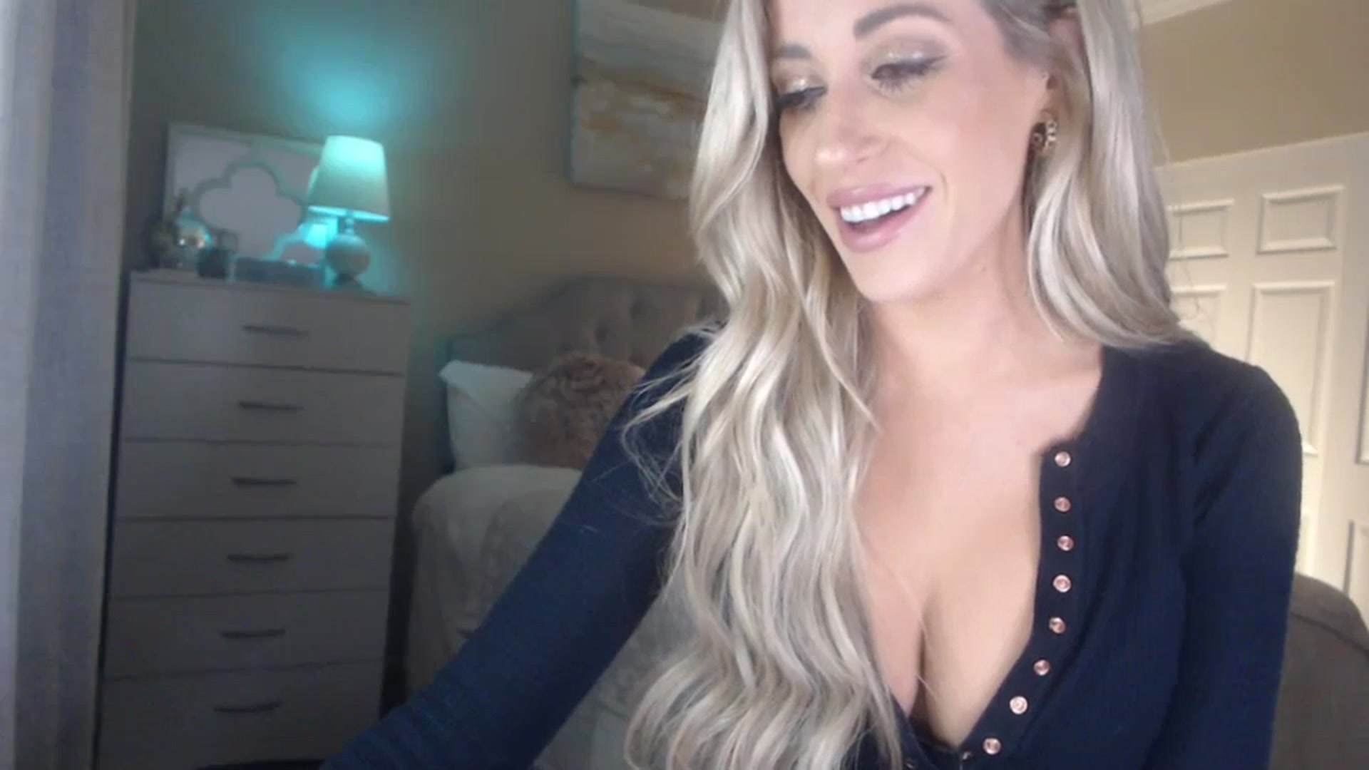Gallery image thumbnail from Queen_bambii's myfreecams stream on, 01/05/2024, 07:19 image 14 of 20