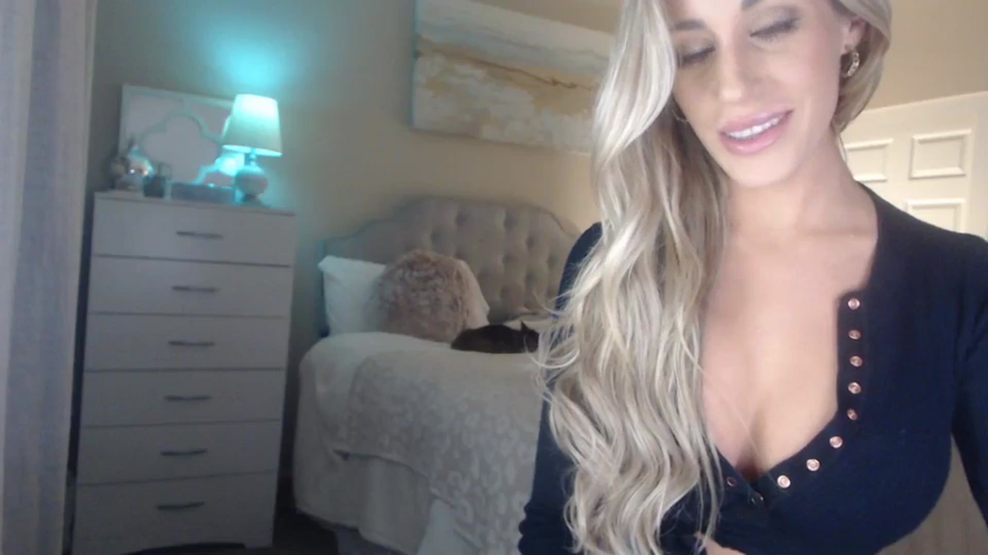 Gallery image thumbnail from Queen_bambii's myfreecams stream on, 01/05/2024, 08:12 image 16 of 20
