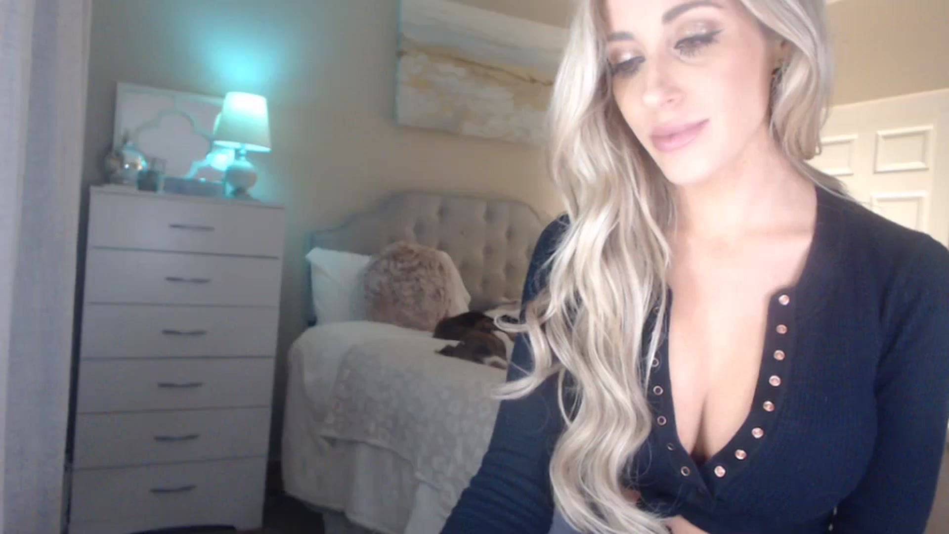 Gallery image thumbnail from Queen_bambii's myfreecams stream on, 01/05/2024, 08:12 image 9 of 20