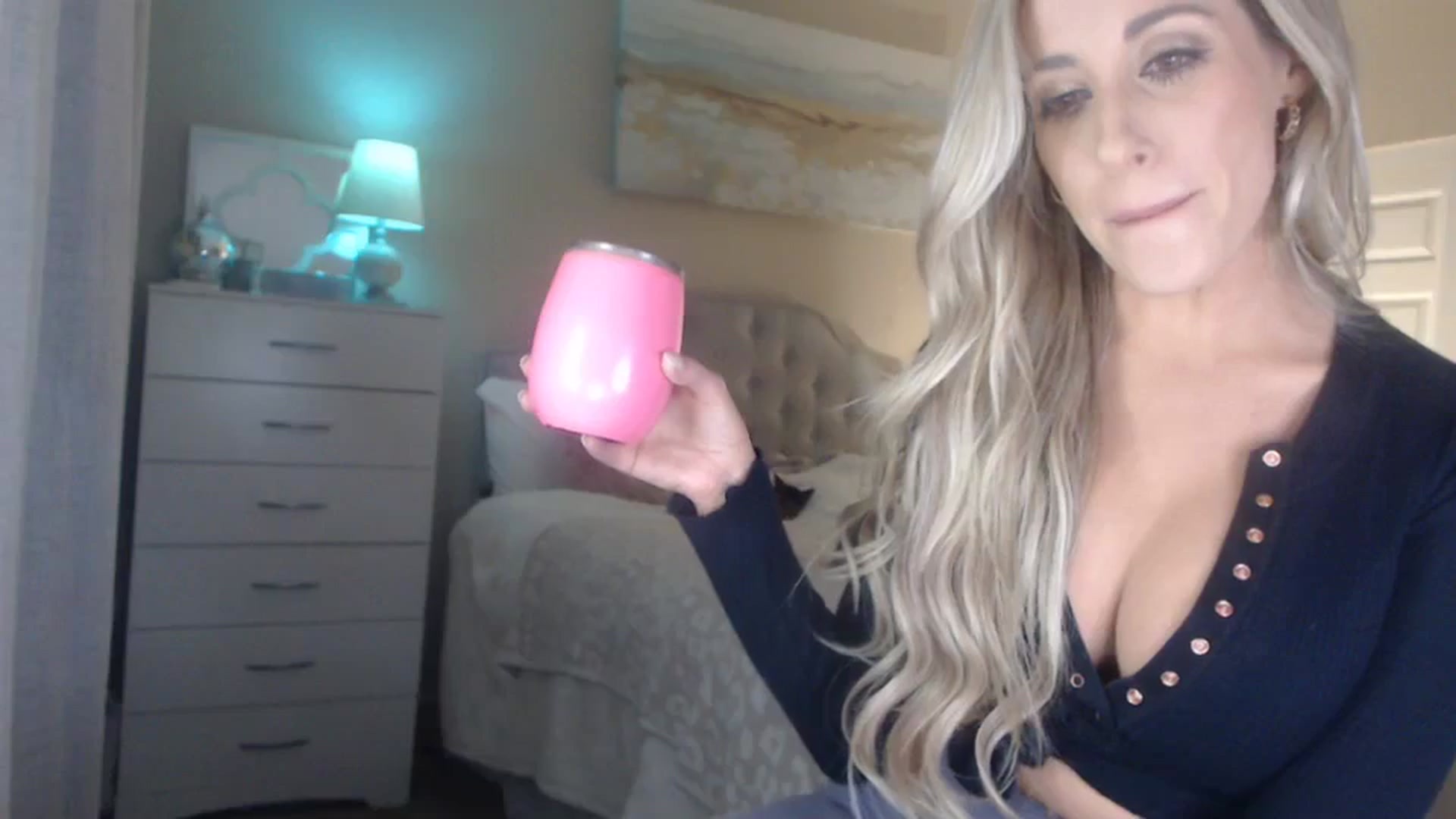 Gallery image thumbnail from Queen_bambii's myfreecams stream on, 01/05/2024, 08:12 image 13 of 20